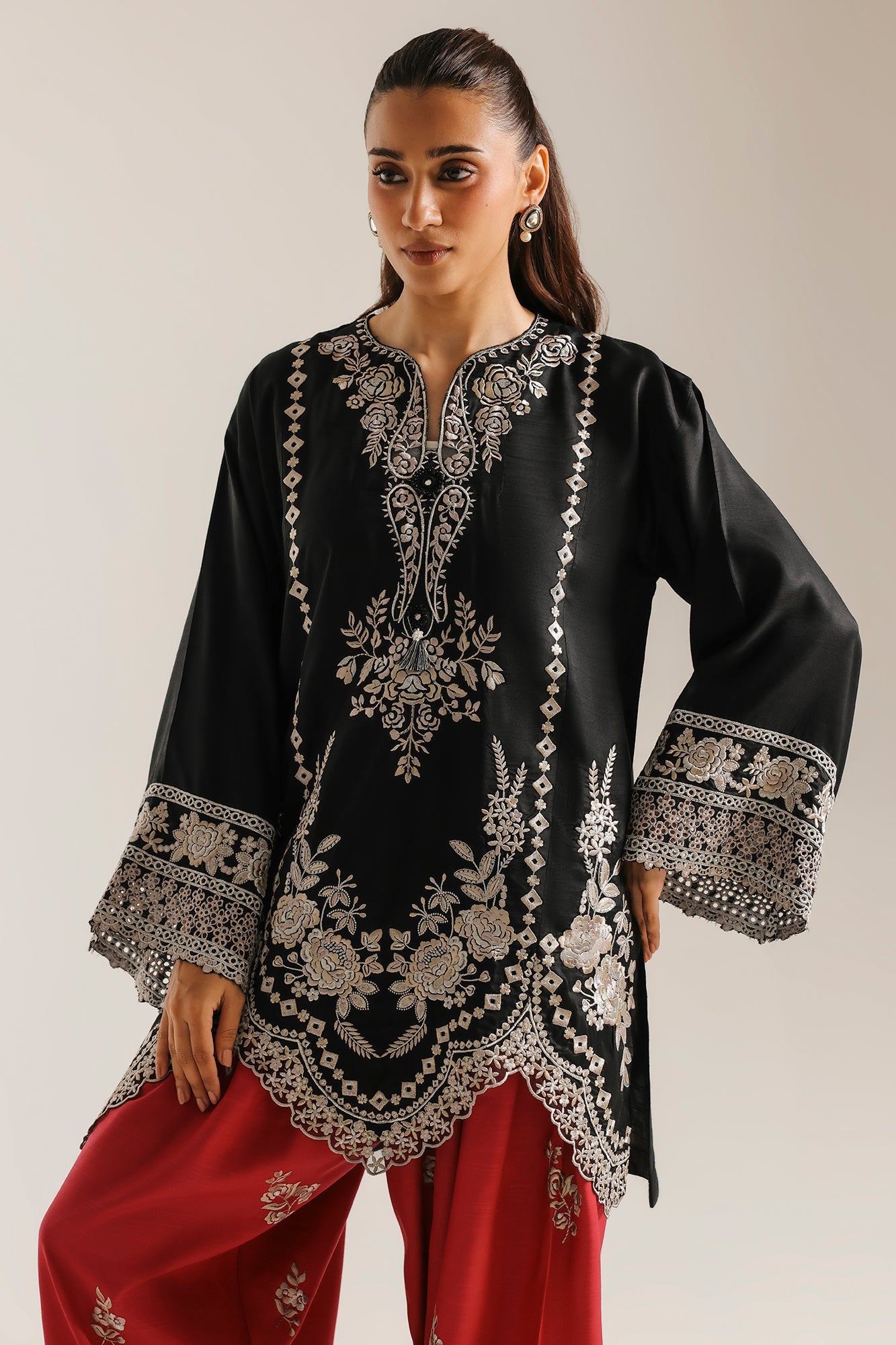 EMBROIDERED SUIT (E4734/103/901)