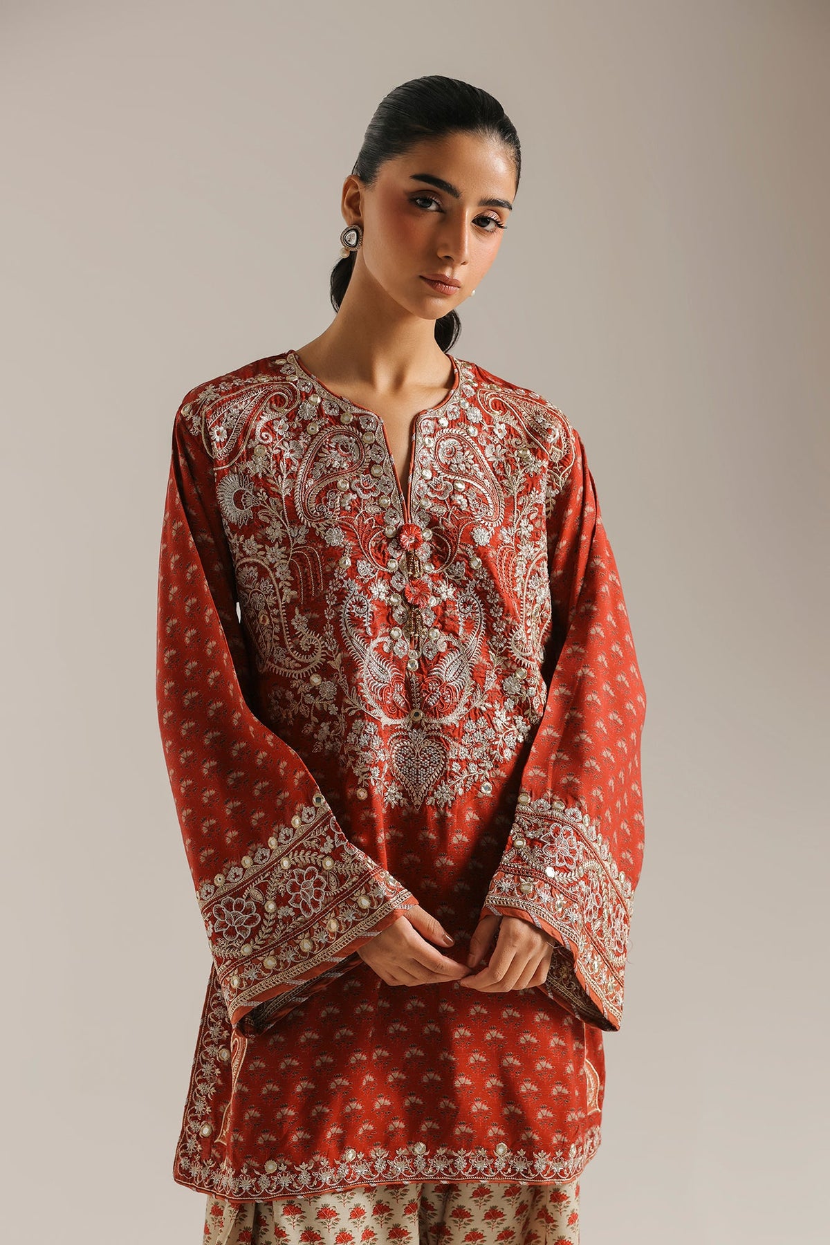 EMBROIDERED SUIT (E4737/103/308)