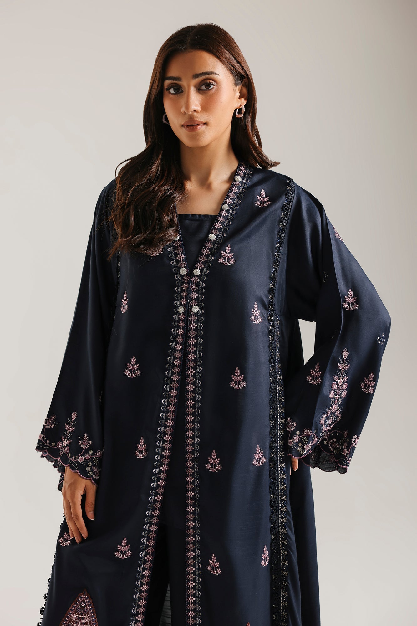 EMBROIDERED SUIT (E4738/103/618)