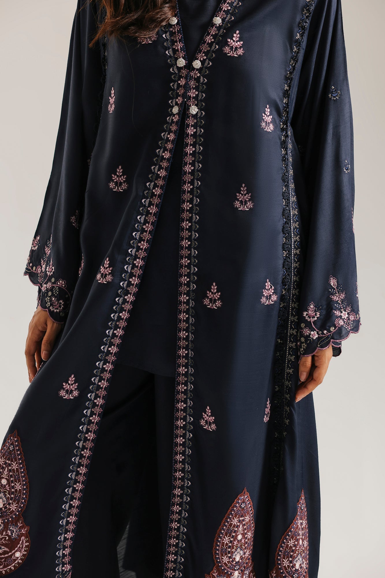 EMBROIDERED SUIT (E4738/103/618)