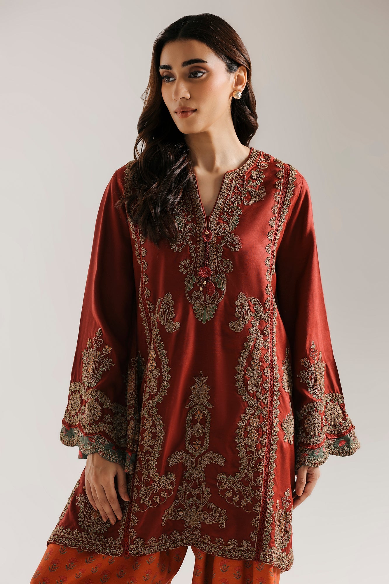 EMBROIDERED SUIT (E4739/103/304)