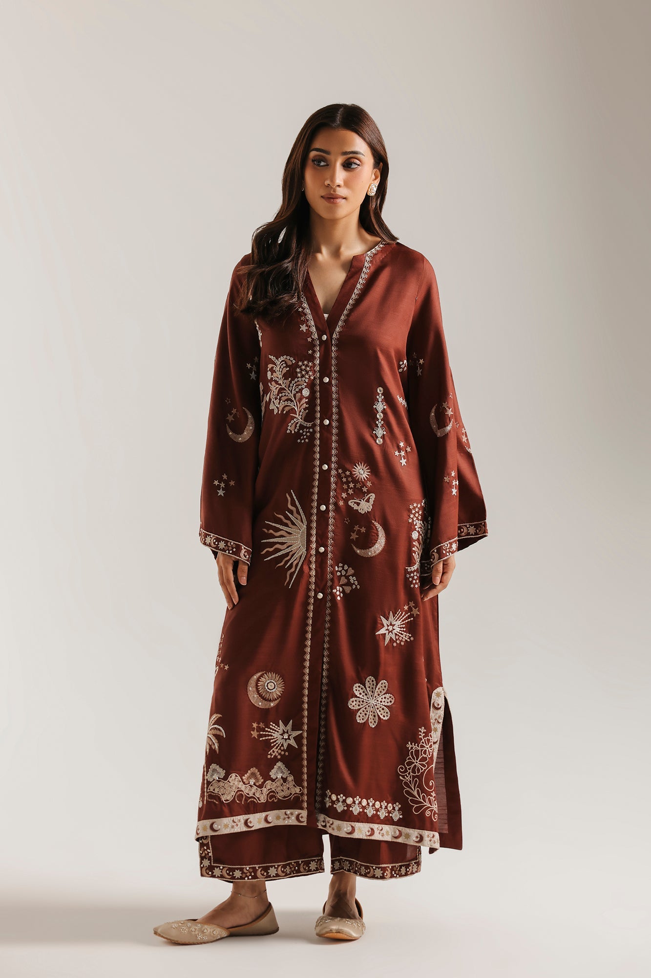 EMBROIDERED SUIT (E4741/103/801)