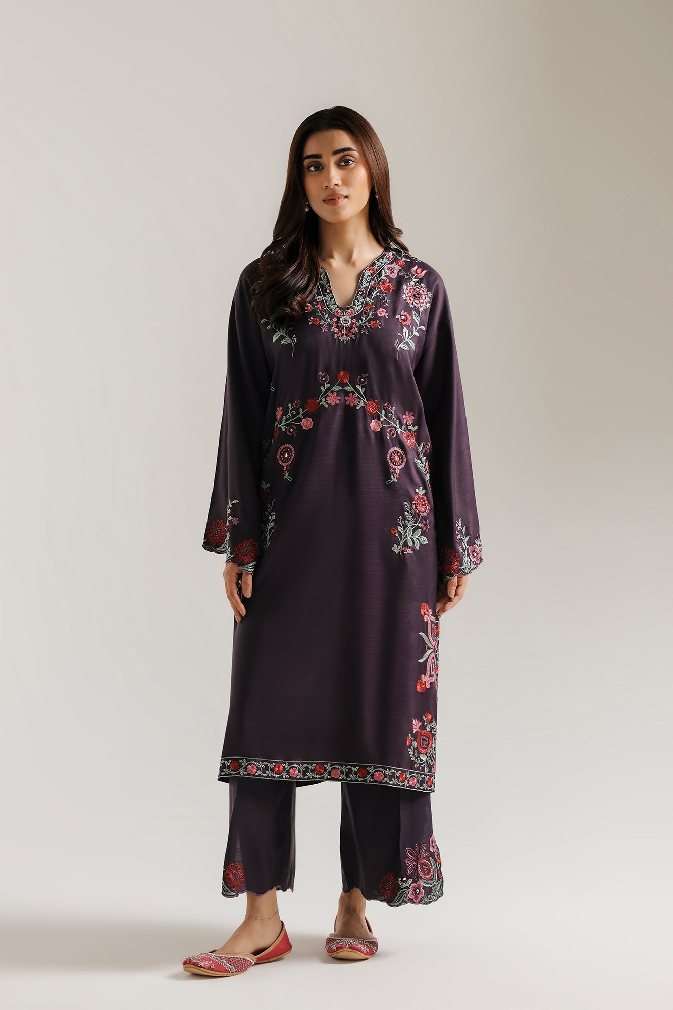 EMBROIDERED SUIT (E4742/103/503)