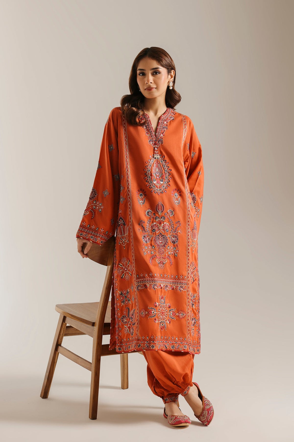 EMBROIDERED SUIT (E4744-103-204)