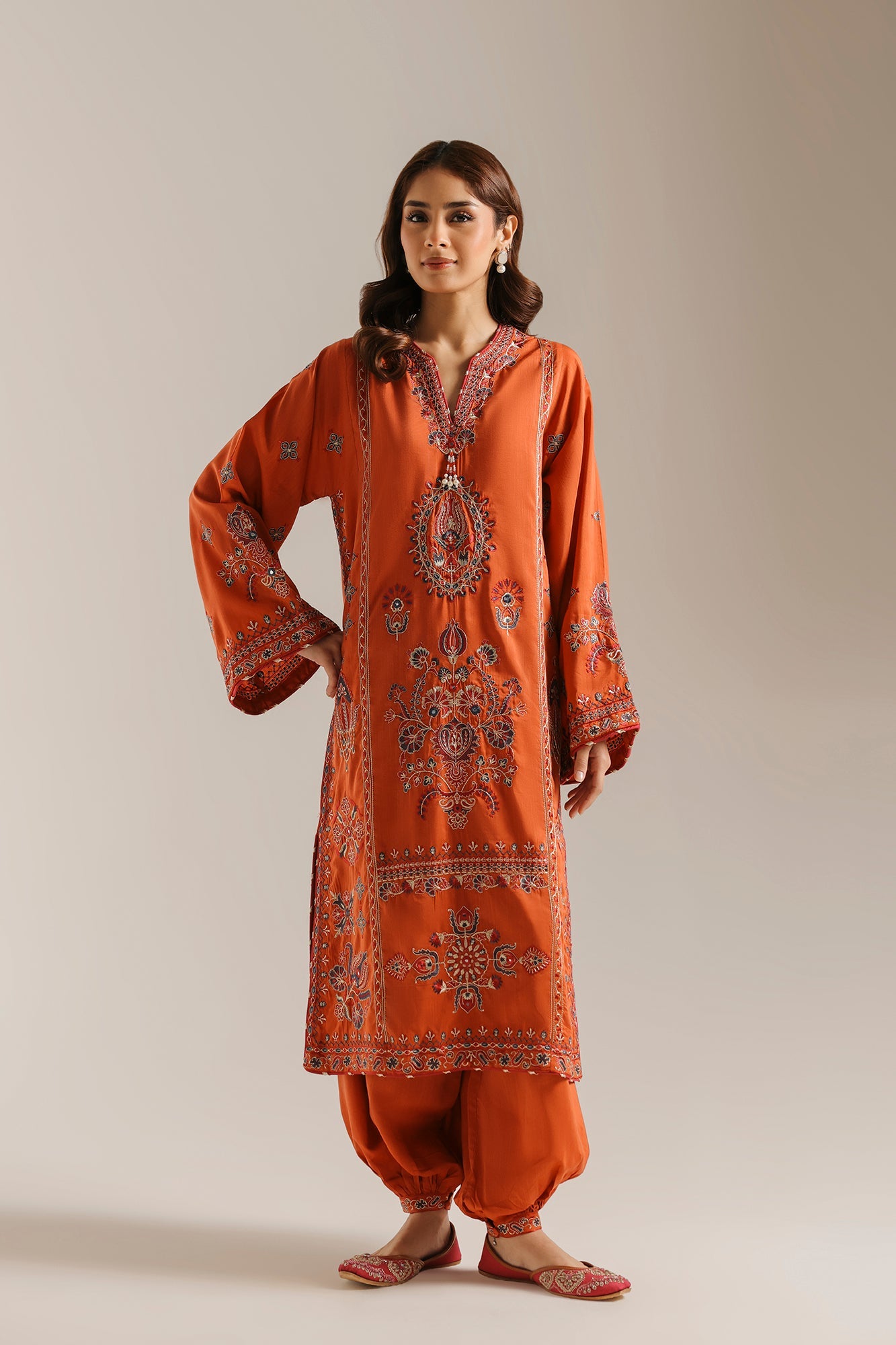 EMBROIDERED SUIT (E4744-103-204)