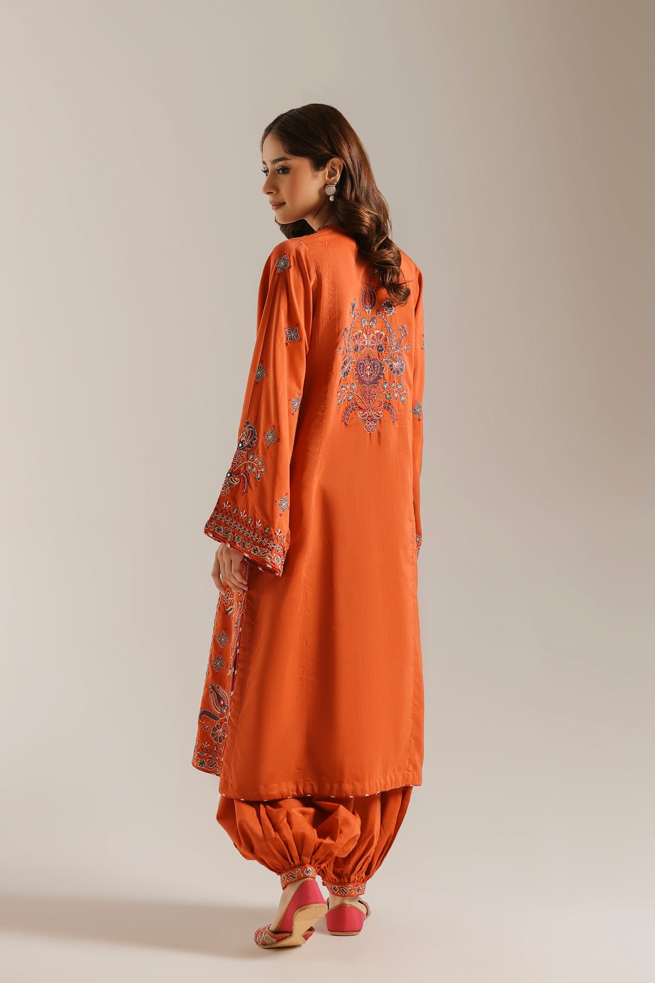 EMBROIDERED SUIT (E4744-103-204)