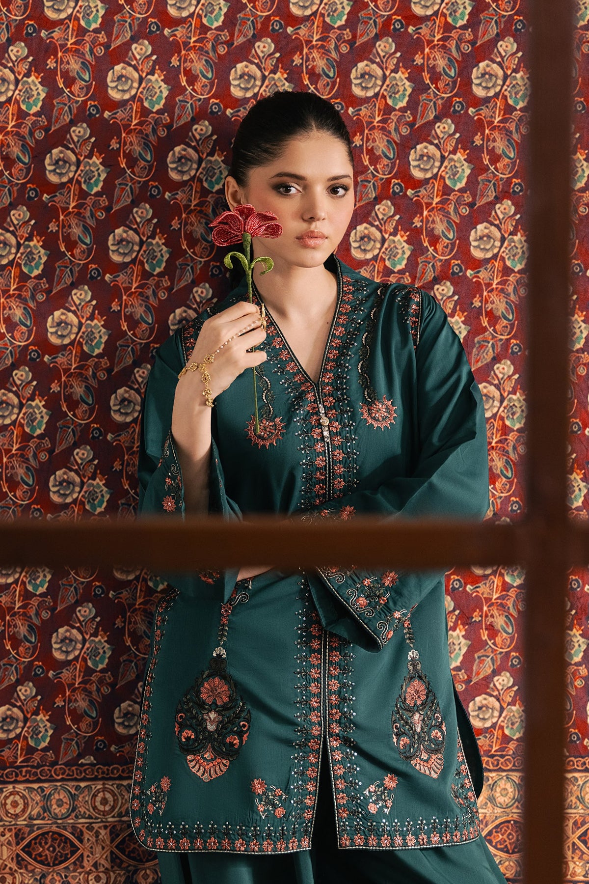 EMBROIDERED SUIT (E4747-103-706)