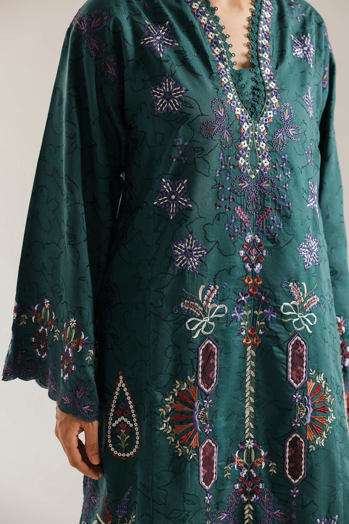EMBROIDERED SUIT (E4750-103-705)
