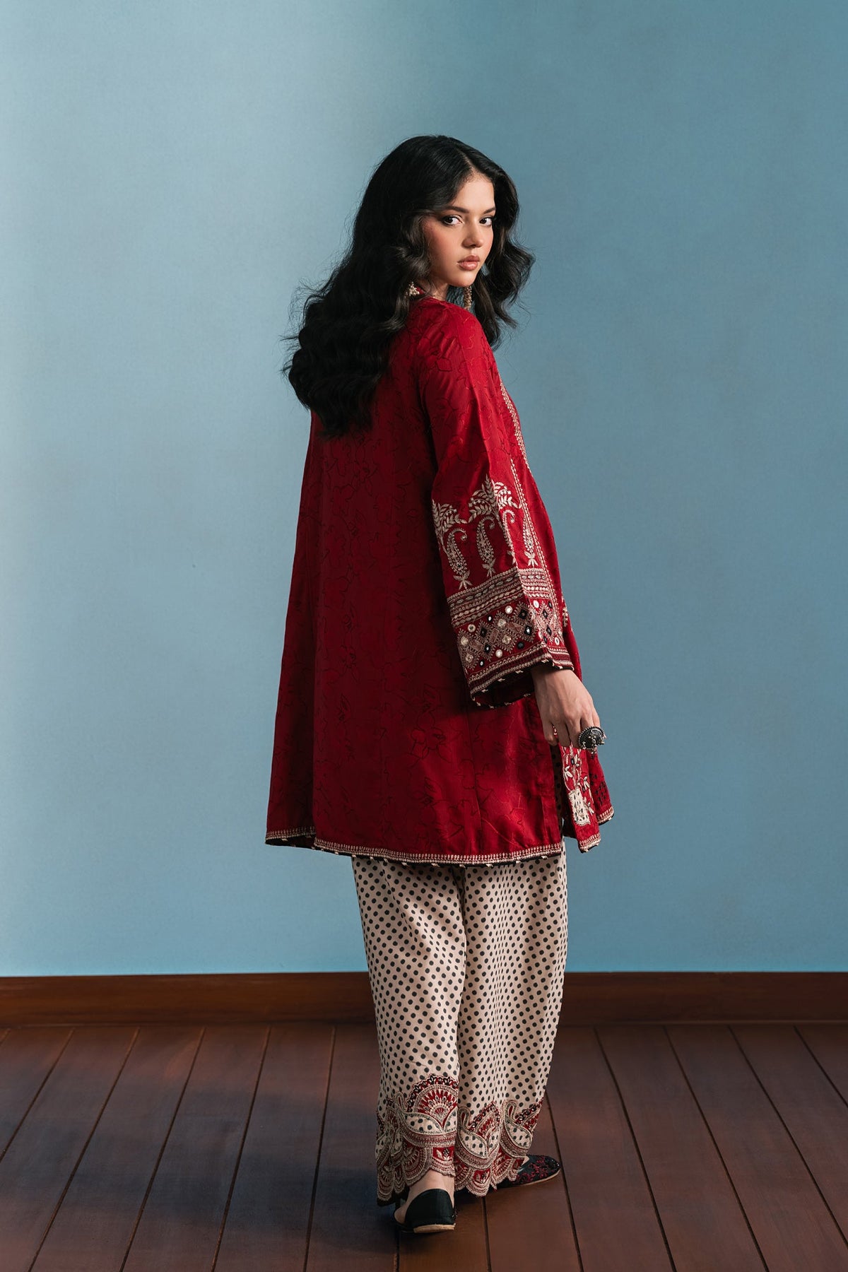 EMBROIDERED SUIT (E4752-103-415)