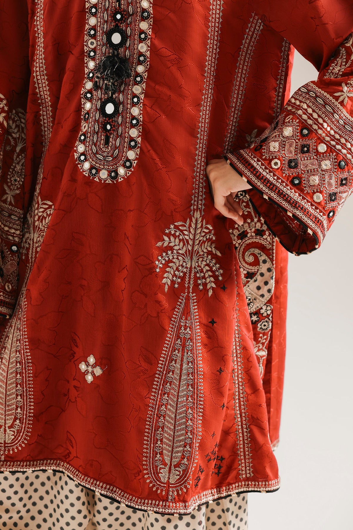 EMBROIDERED SUIT (E4752-103-415)