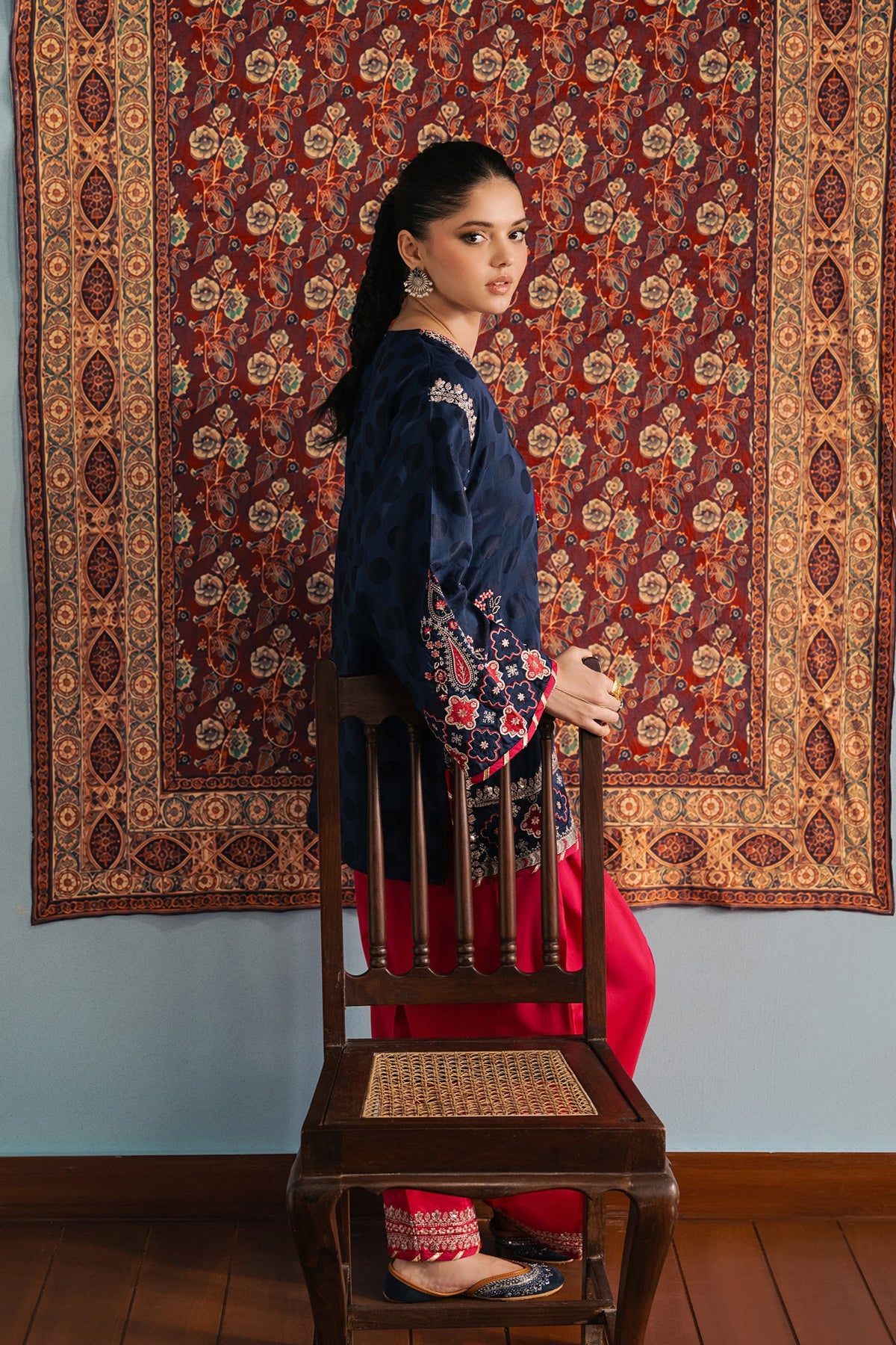 EMBROIDERED SUIT (E4756/103/620)