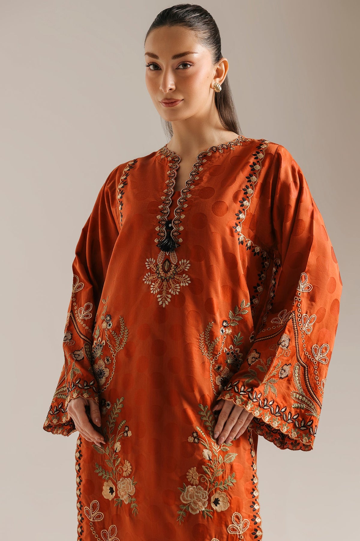 EMBROIDERED SUIT (E4757/103/202)