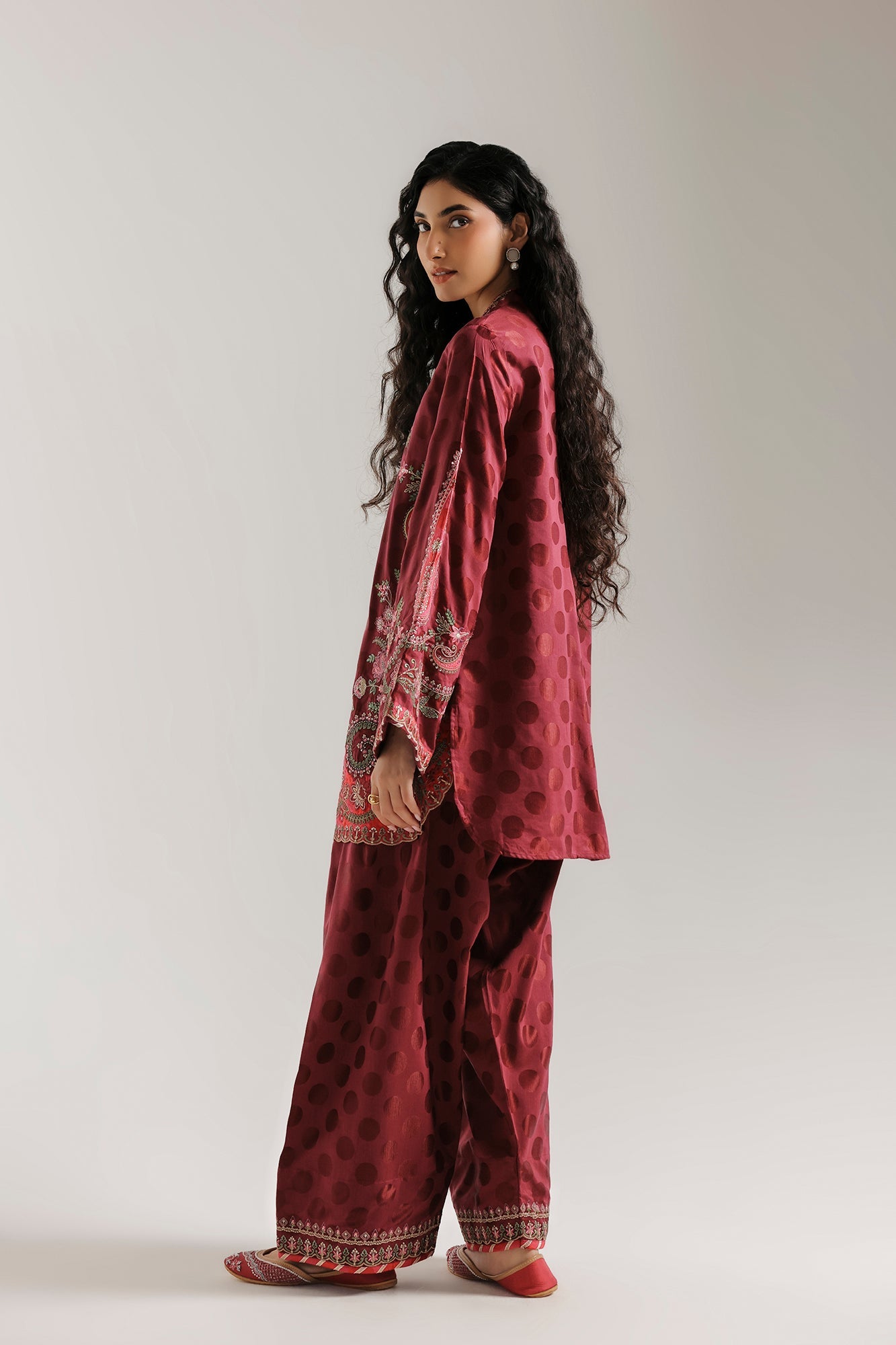 EMBROIDERED SUIT (E4758-103-306)