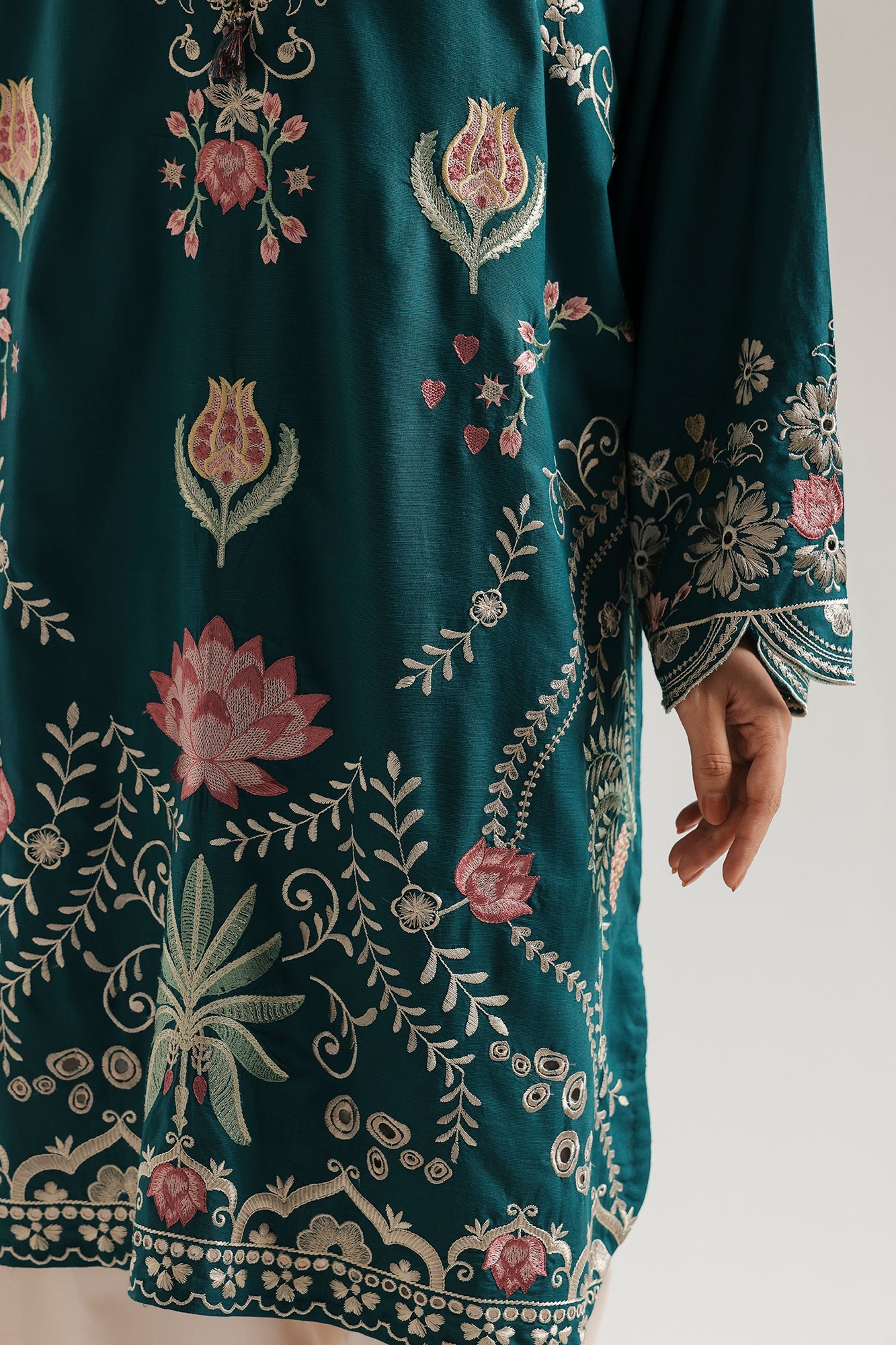 EMBROIDERED SUIT (E4761-103-705)