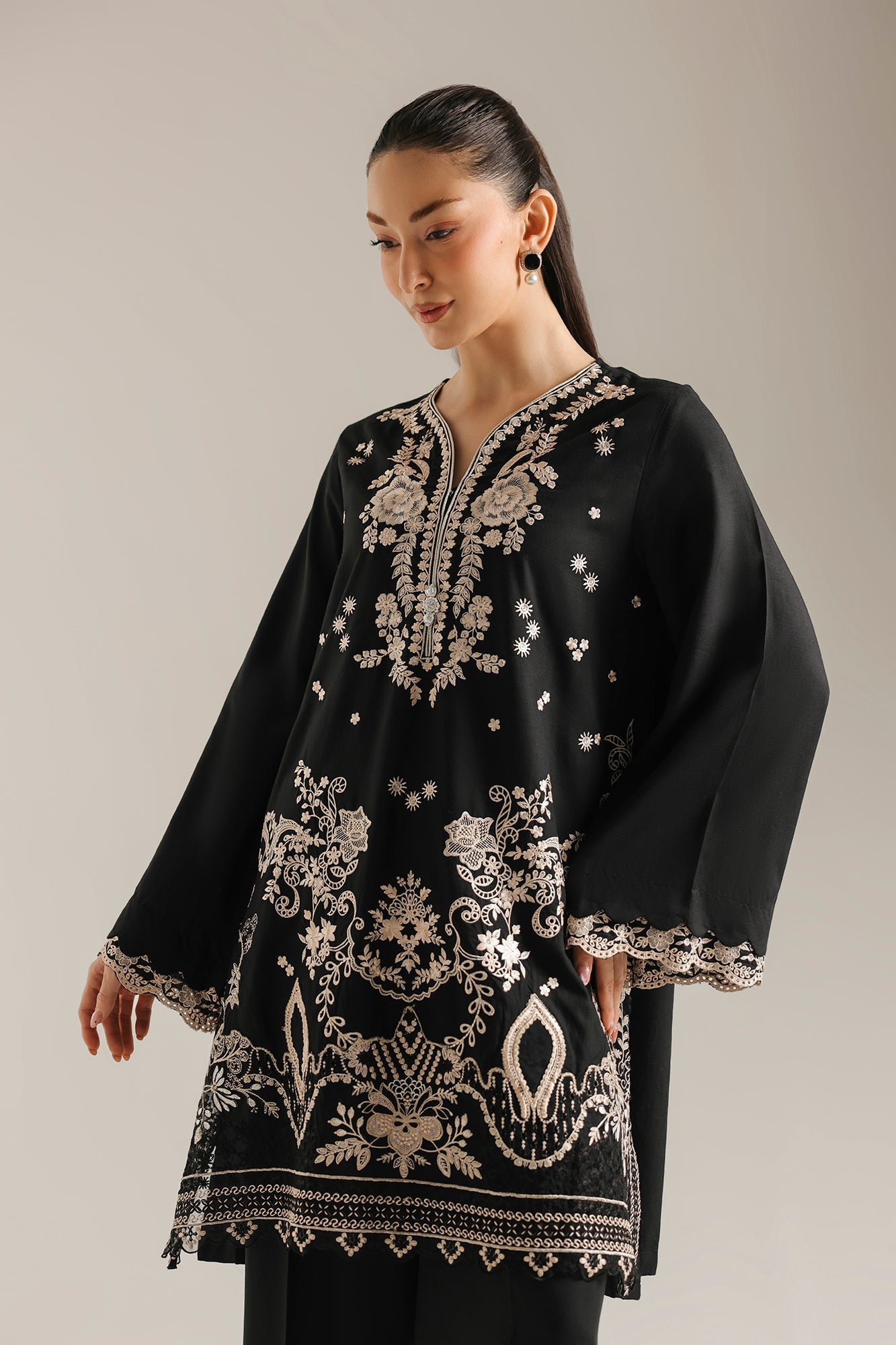 EMBROIDERED SUIT (E4764-103-901)