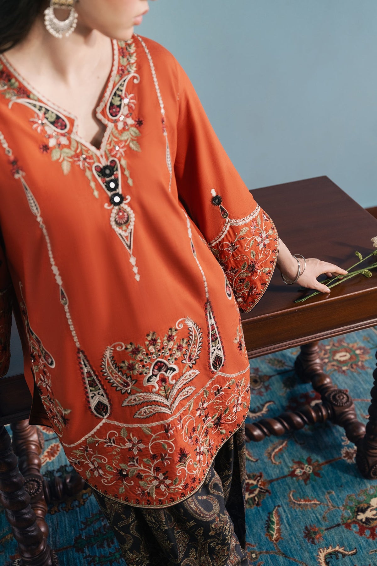 EMBROIDERED SUIT (E4766-103-205)
