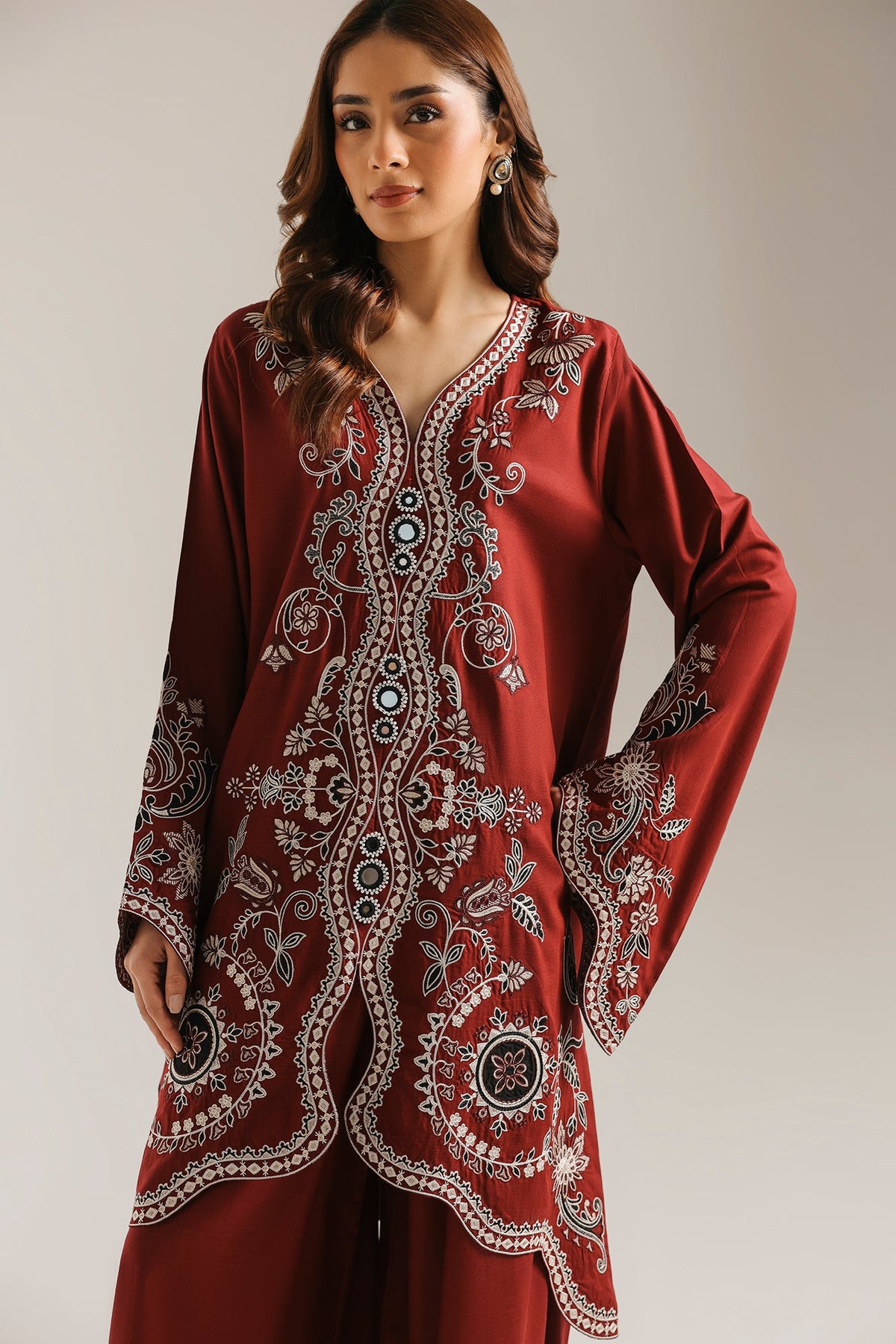 EMBROIDERED SUIT (E4767-103-403)