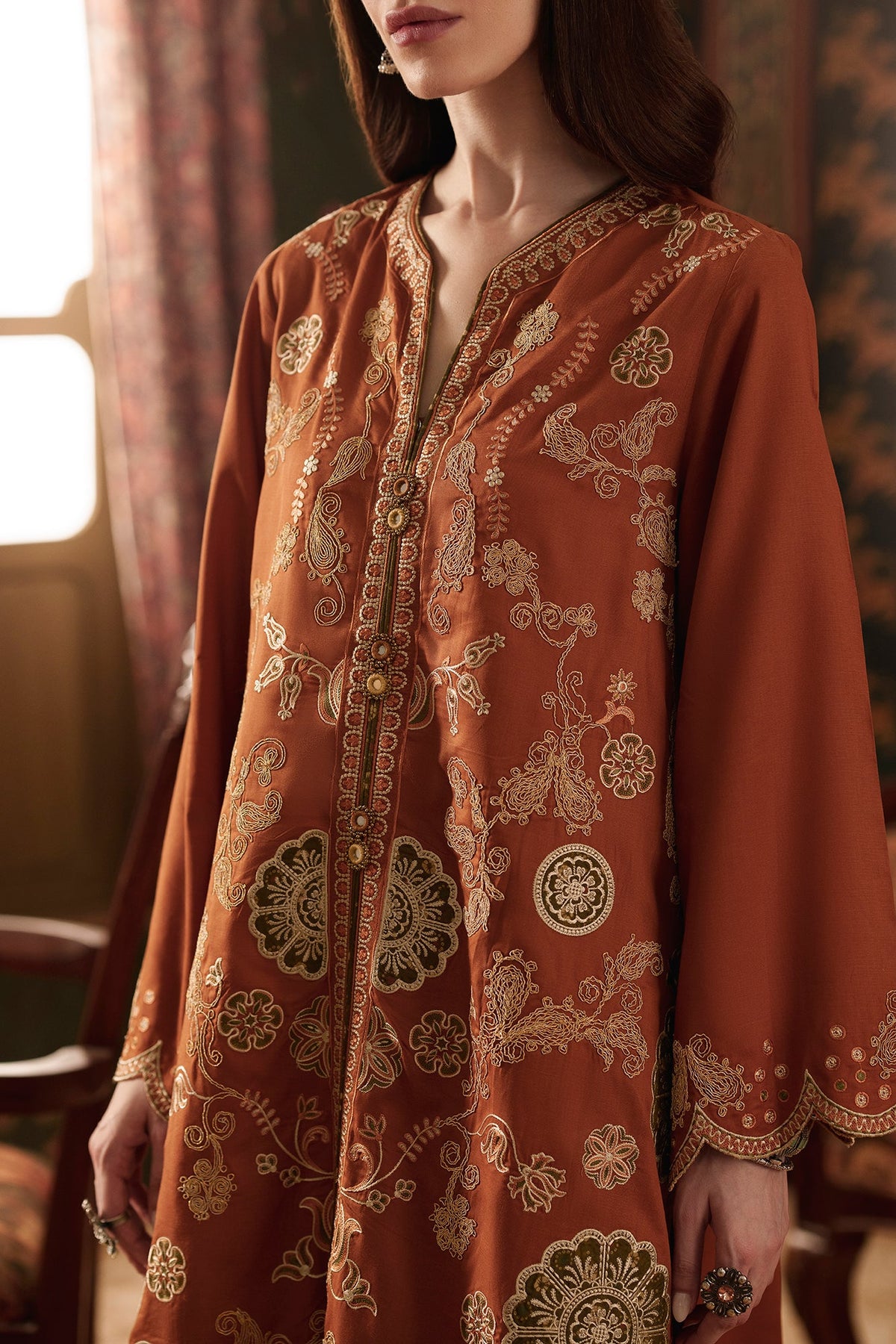 EMBROIDERED SUIT (E4779-103-205)