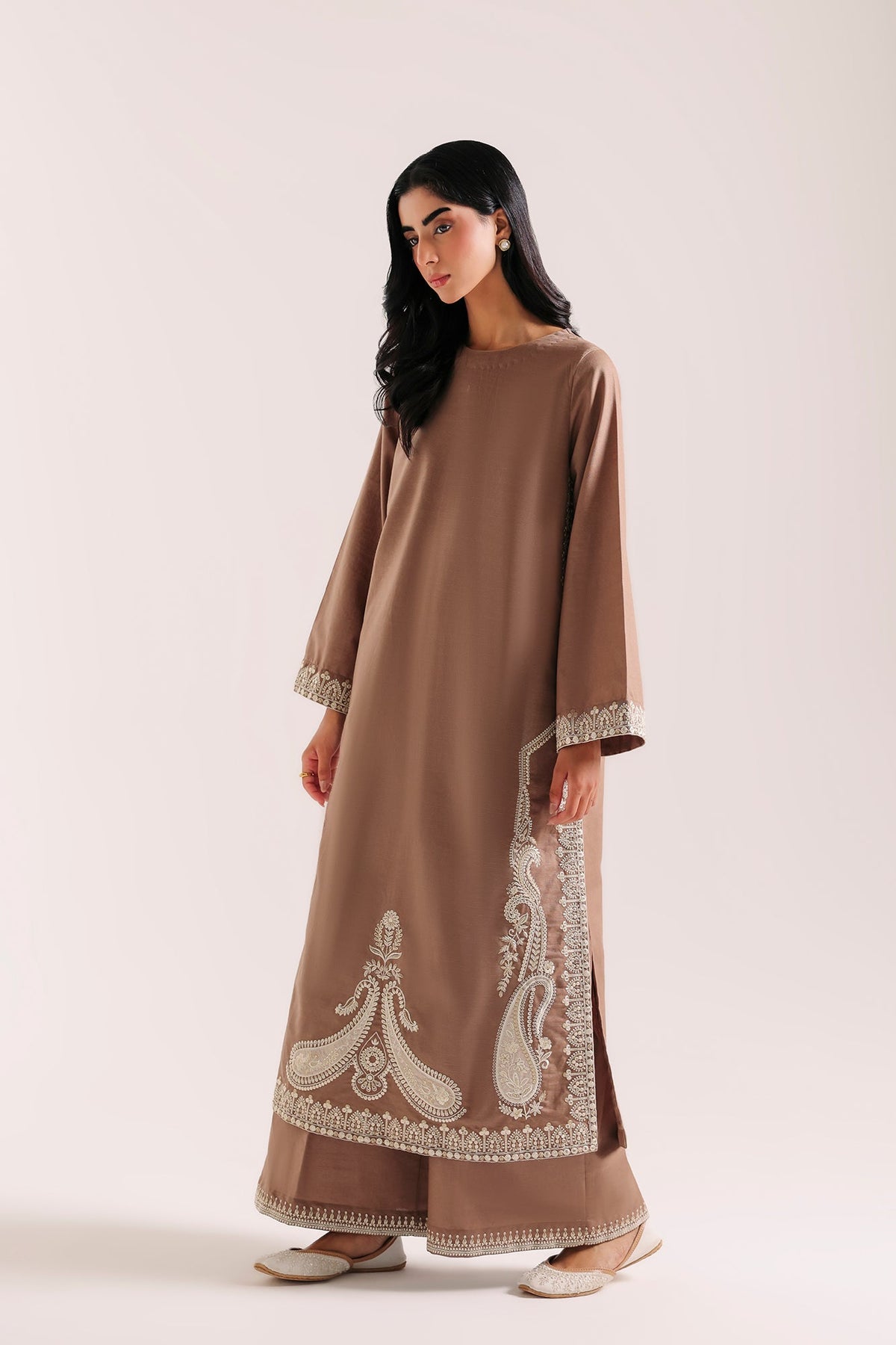 EMBROIDERED SUIT (E4784-103-804)
