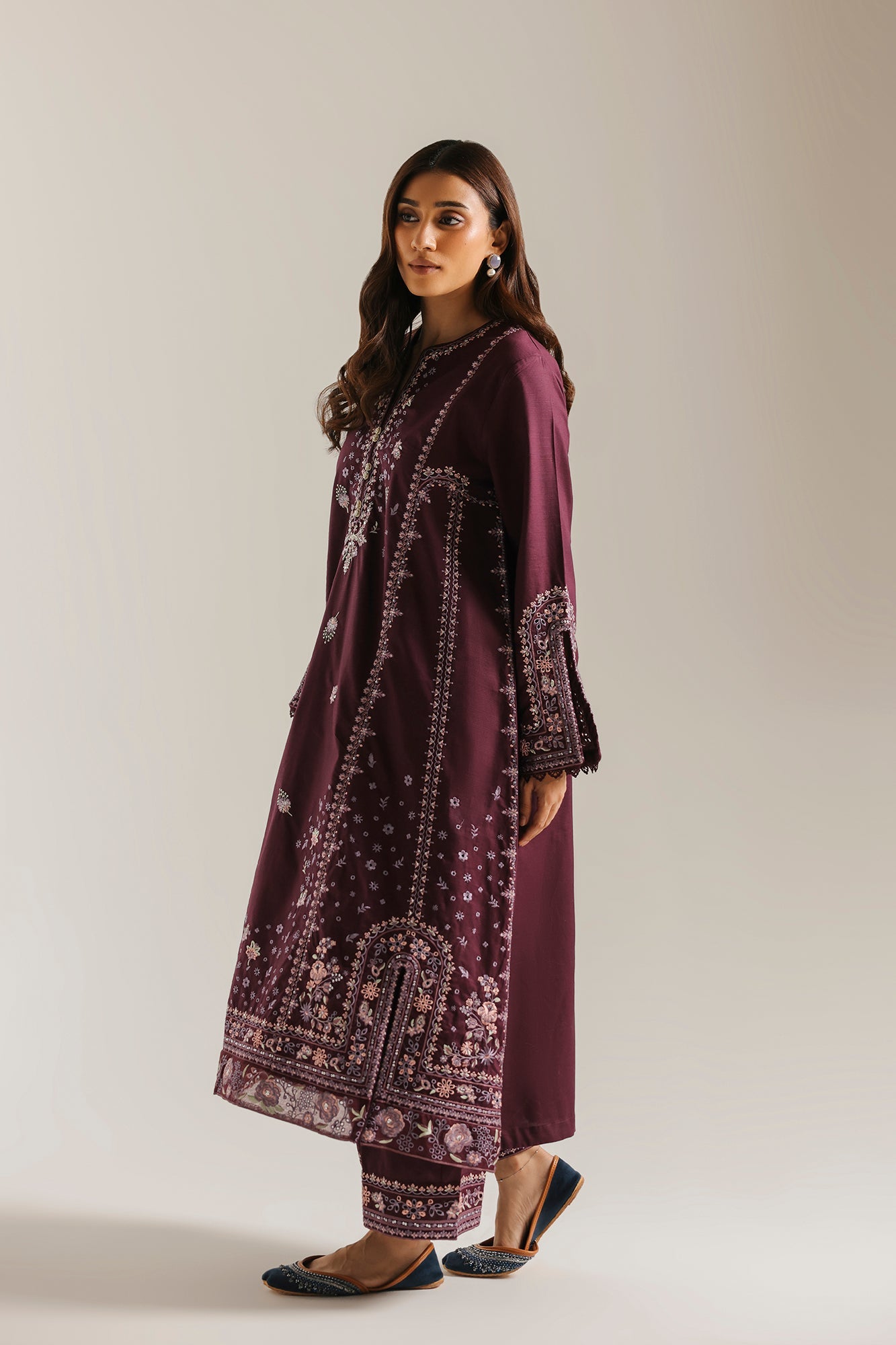 EMBROIDERED SUIT (E4788-103-516)