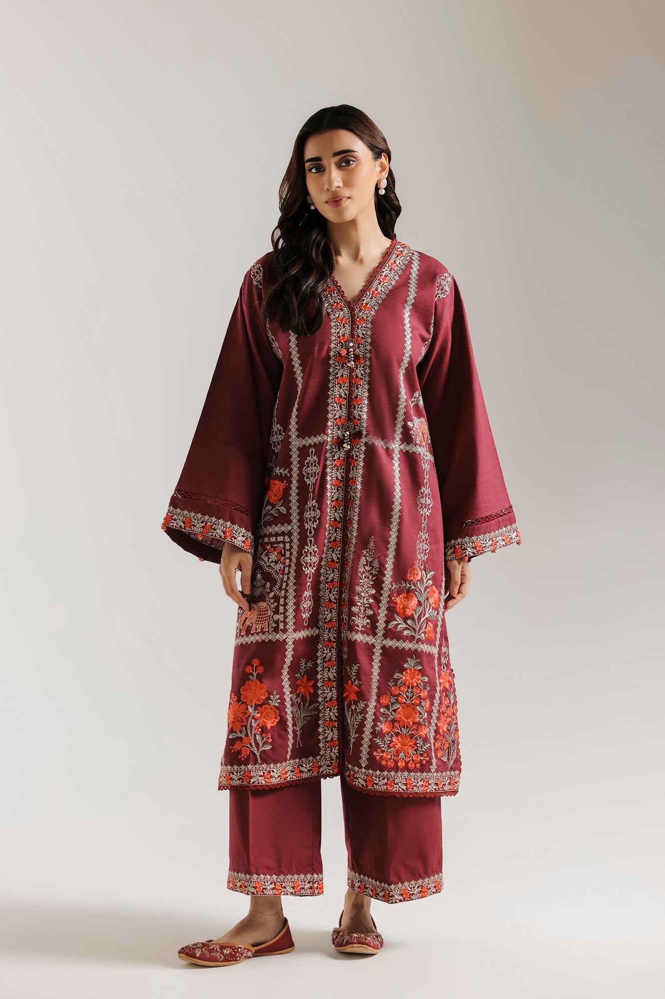 EMBROIDERED SUIT (E4789-103-519)