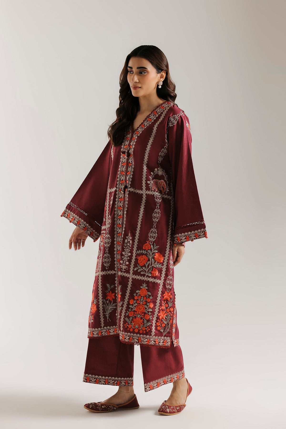 EMBROIDERED SUIT (E4789-103-519)