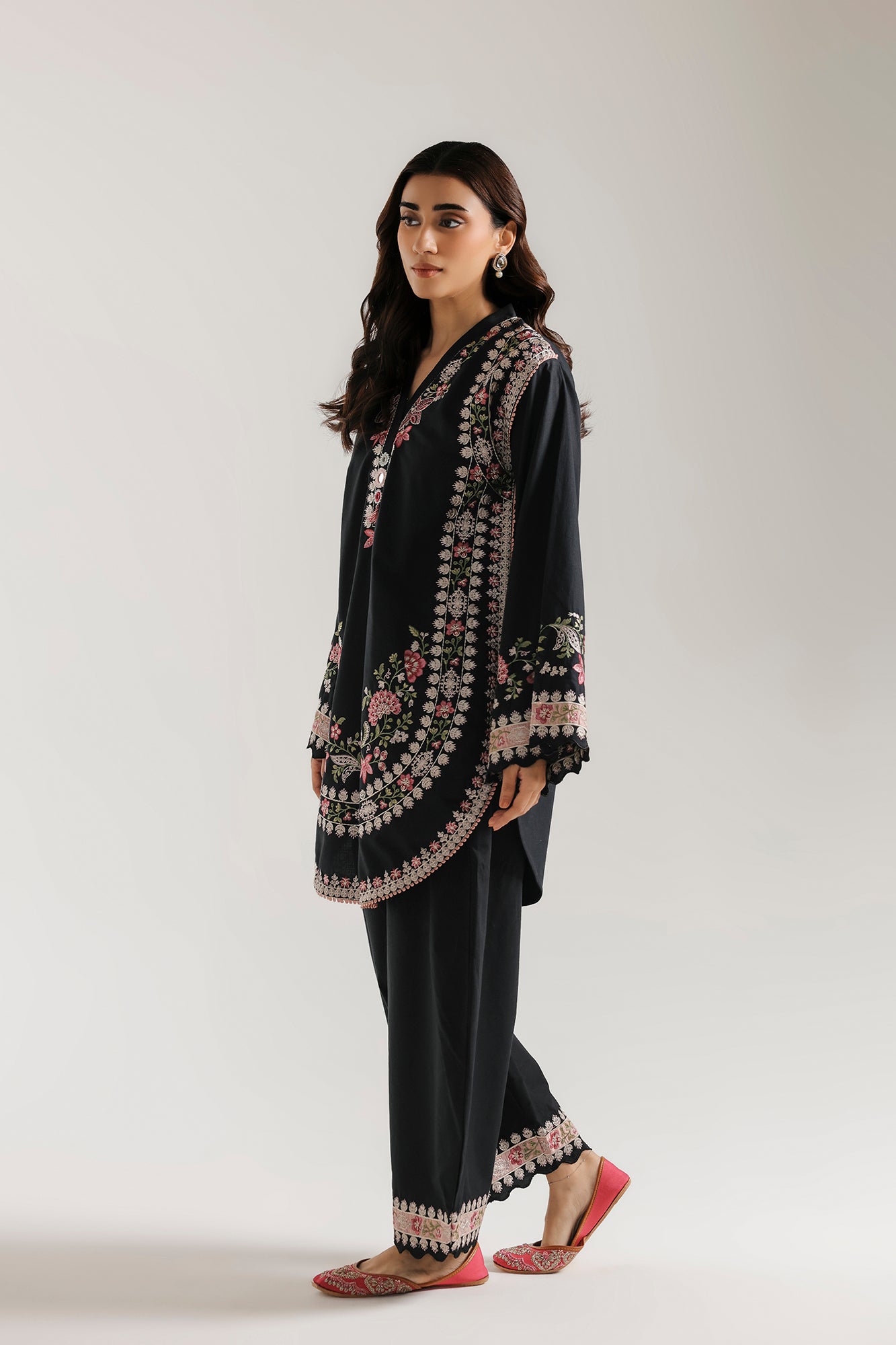 EMBROIDERED SUIT (E4790-103-901)