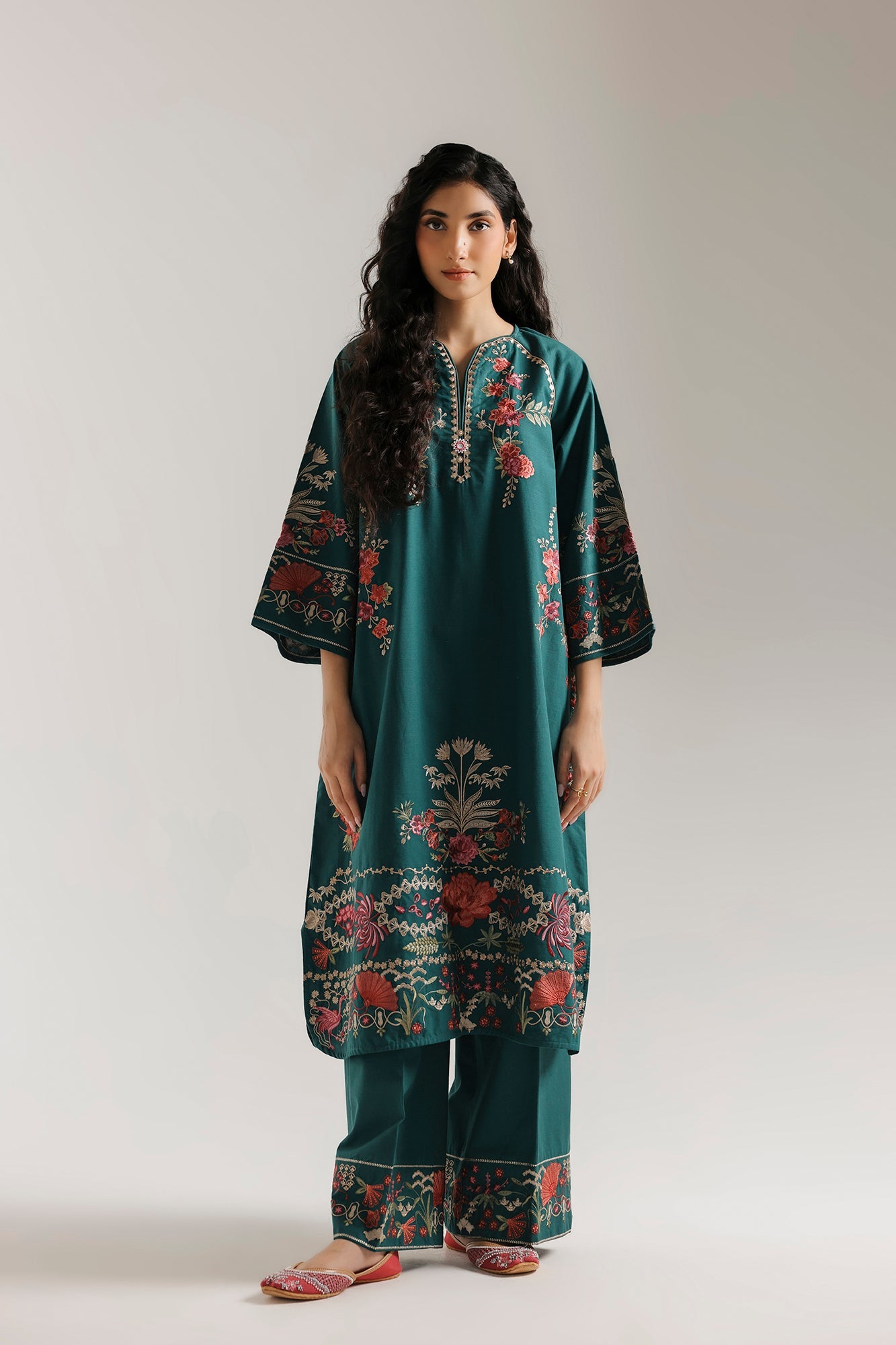 EMBROIDERED SUIT (E4791-103-708)