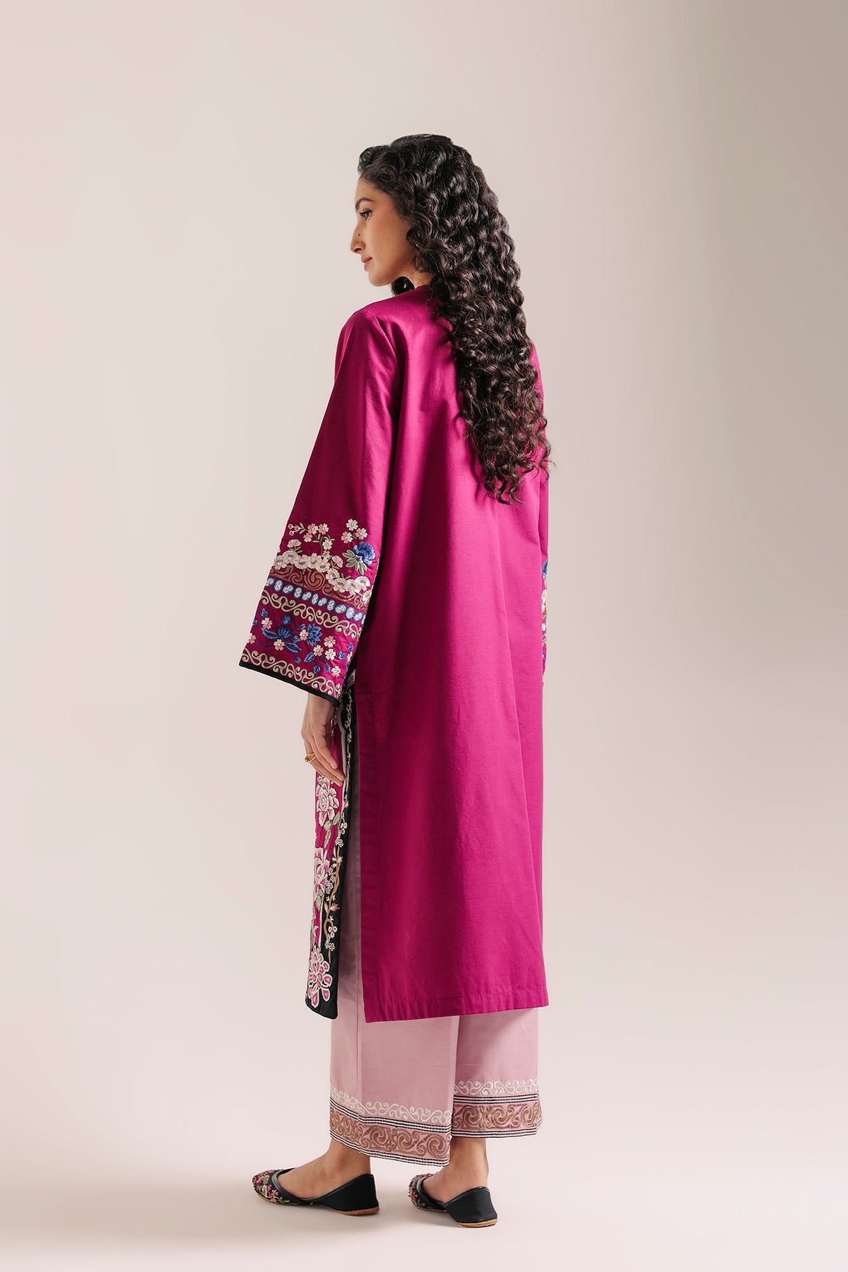 EMBROIDERED SUIT (E4793-103-403)
