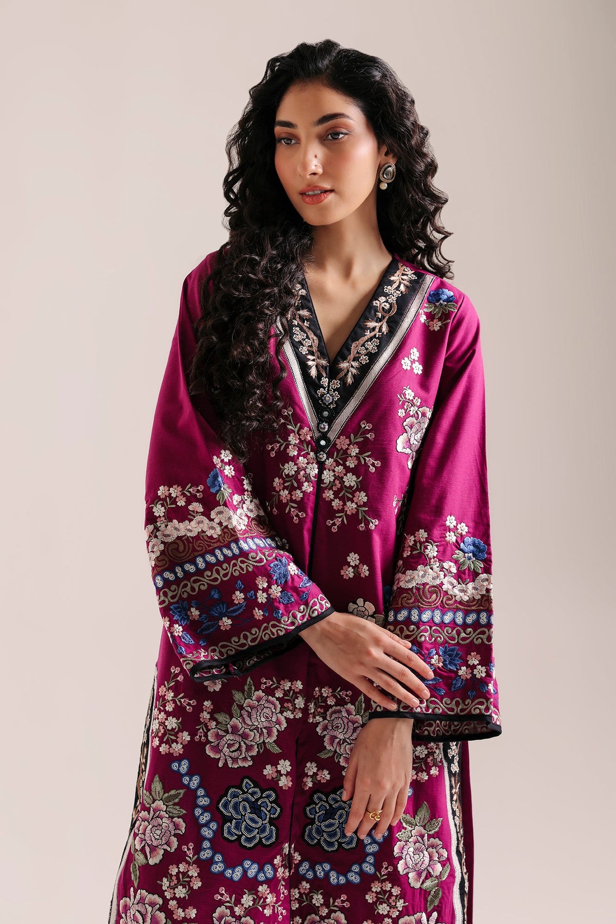 EMBROIDERED SUIT (E4793-103-403)