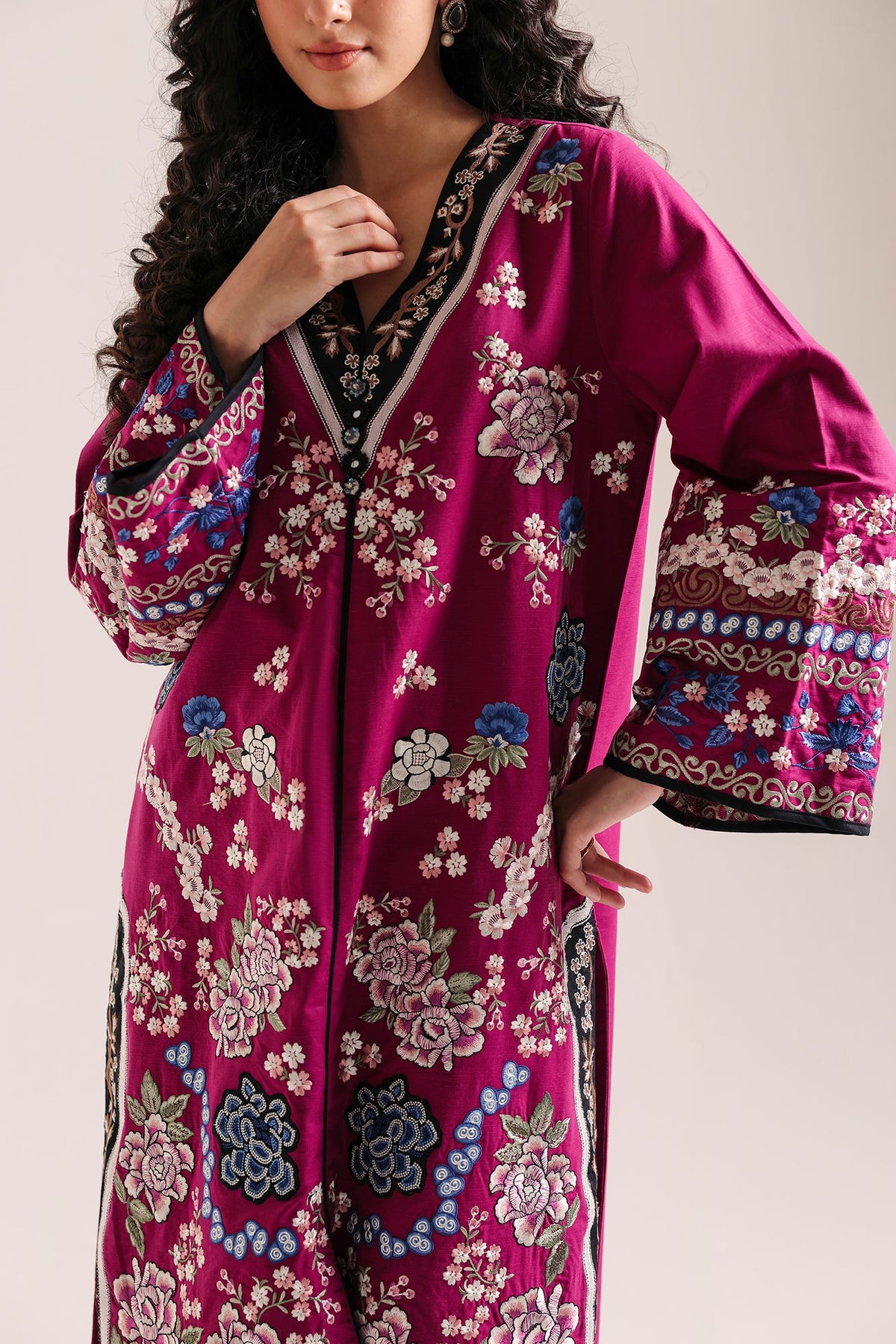 EMBROIDERED SUIT (E4793-103-403)