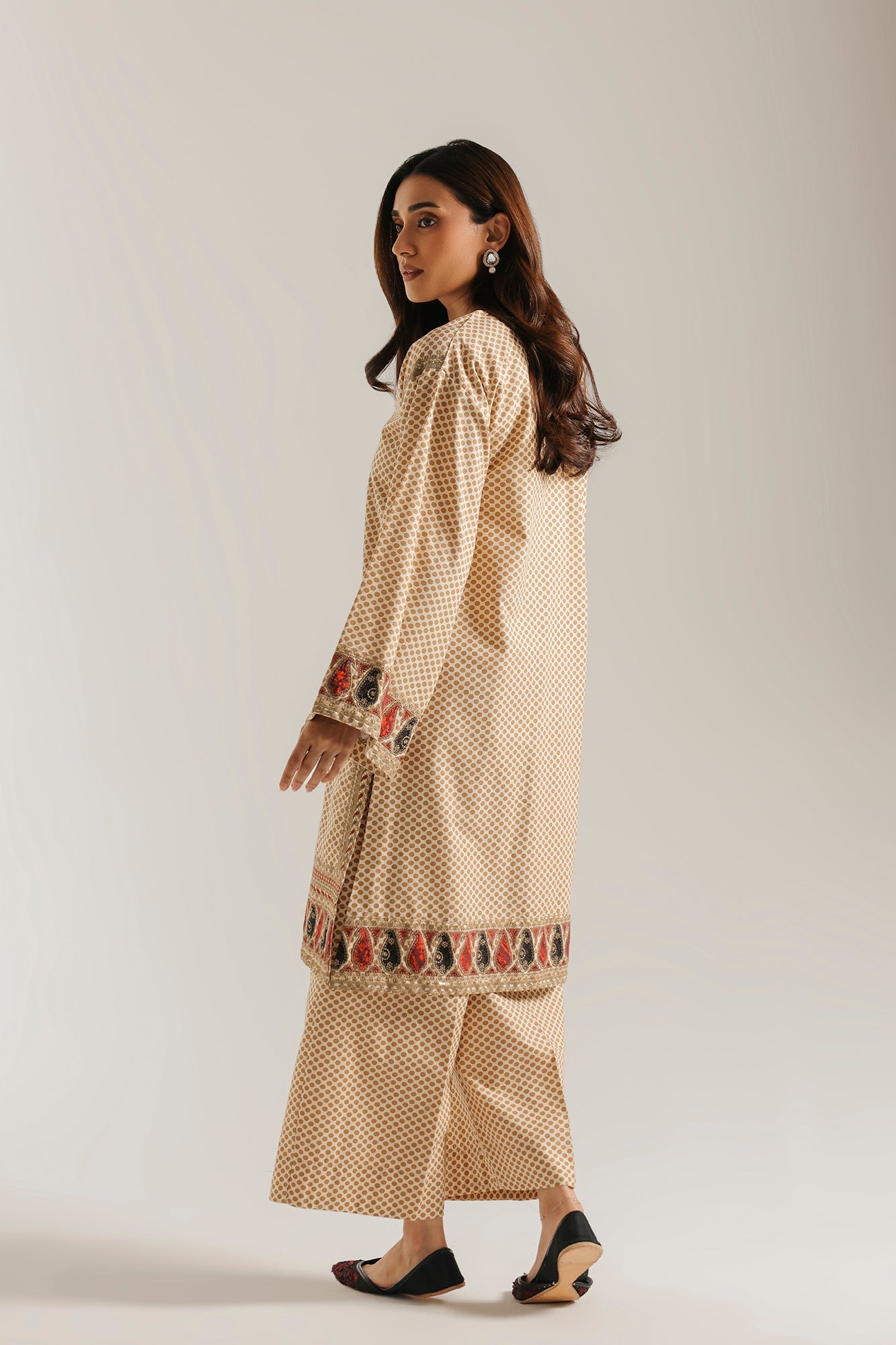 EMBROIDERED SUIT (E4796-103-226)