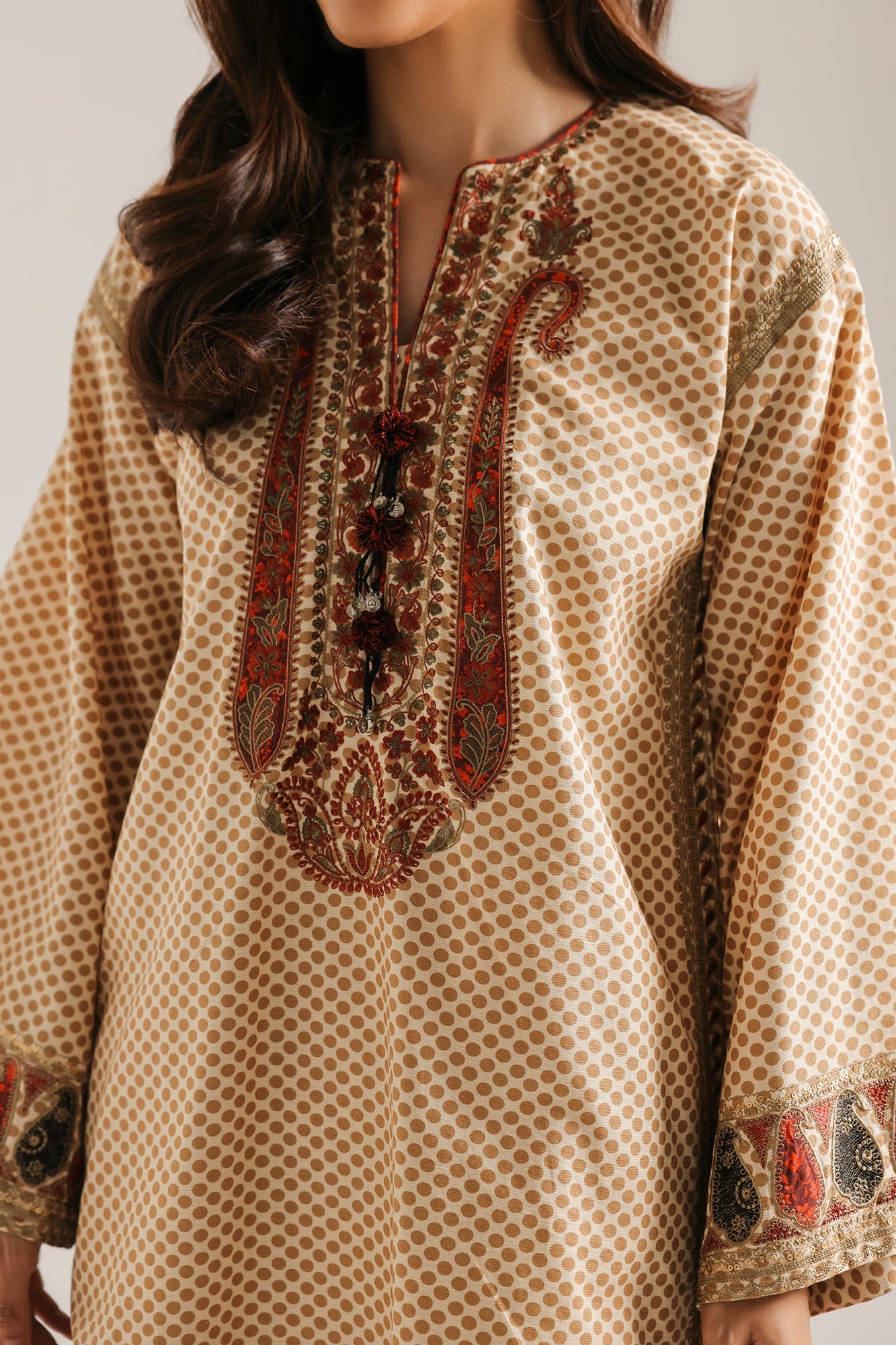 EMBROIDERED SUIT (E4796-103-226)
