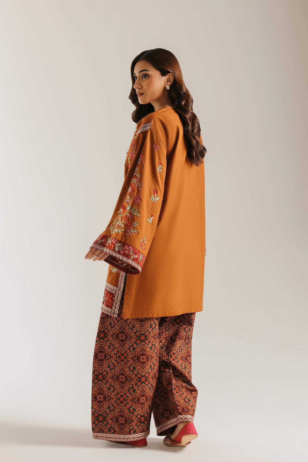 EMBROIDERED SUIT (E4799-103-204)