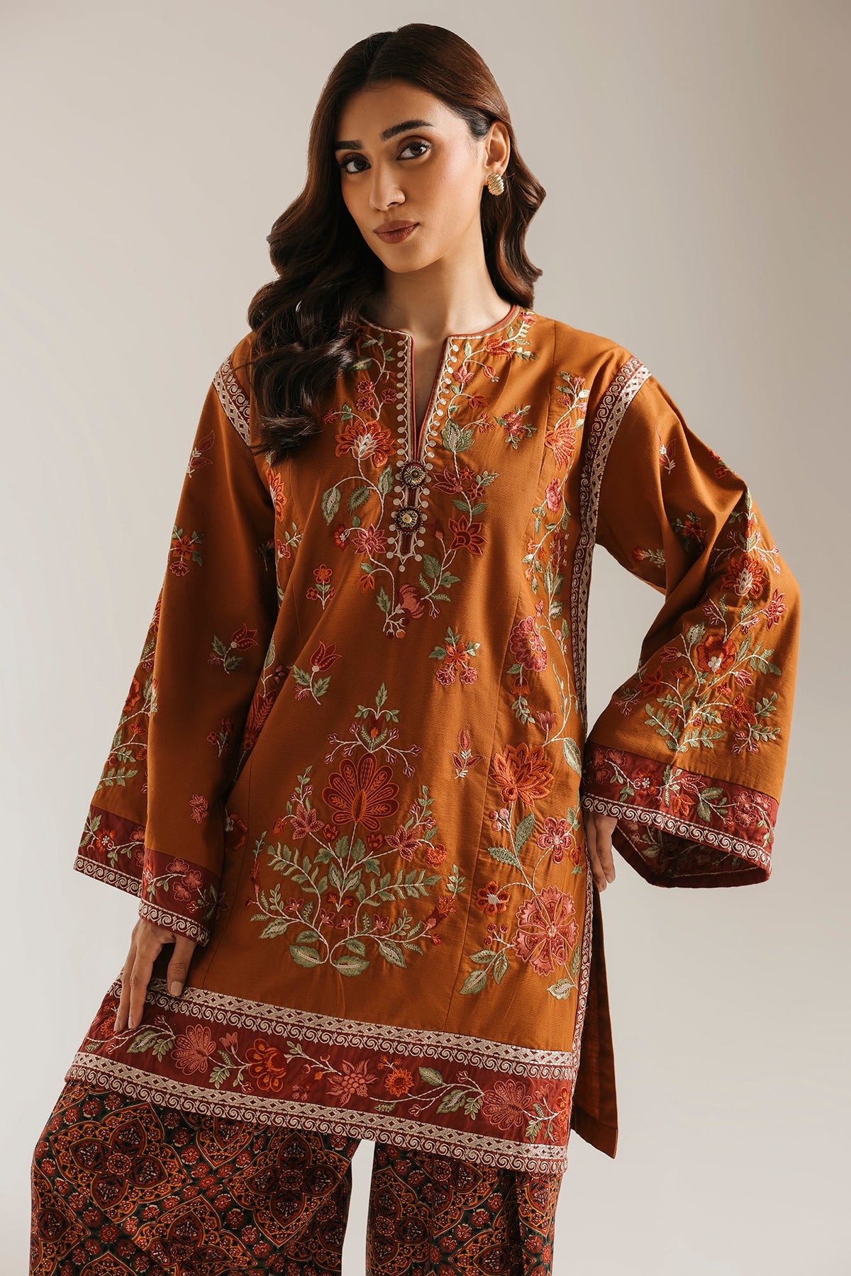 EMBROIDERED SUIT (E4799-103-204)