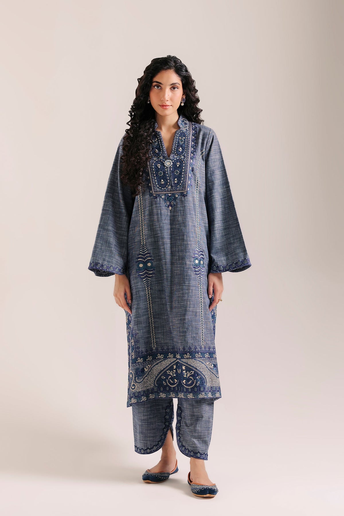 EMBROIDERED SUIT (E4800-103-620)