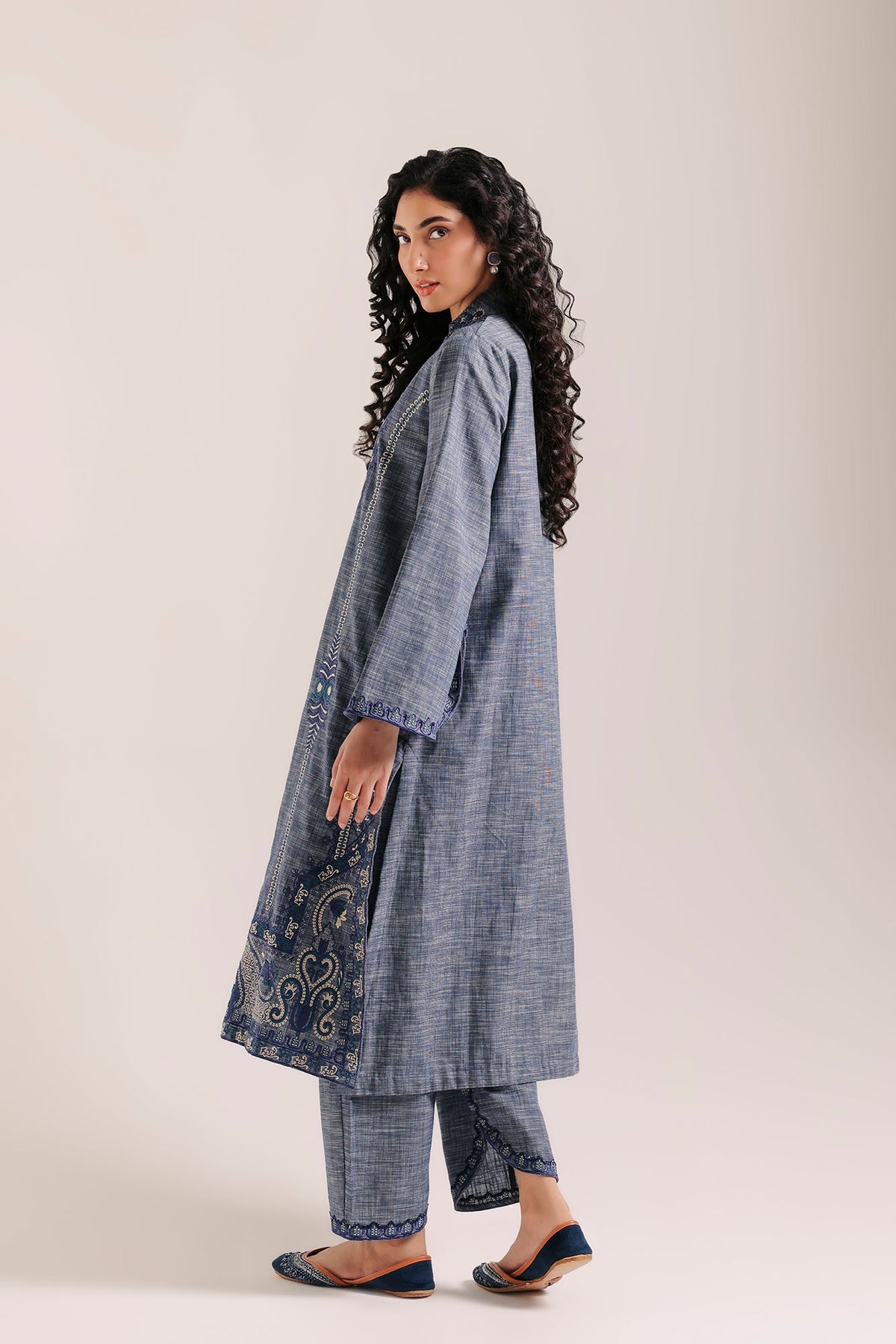 EMBROIDERED SUIT (E4800-103-620)