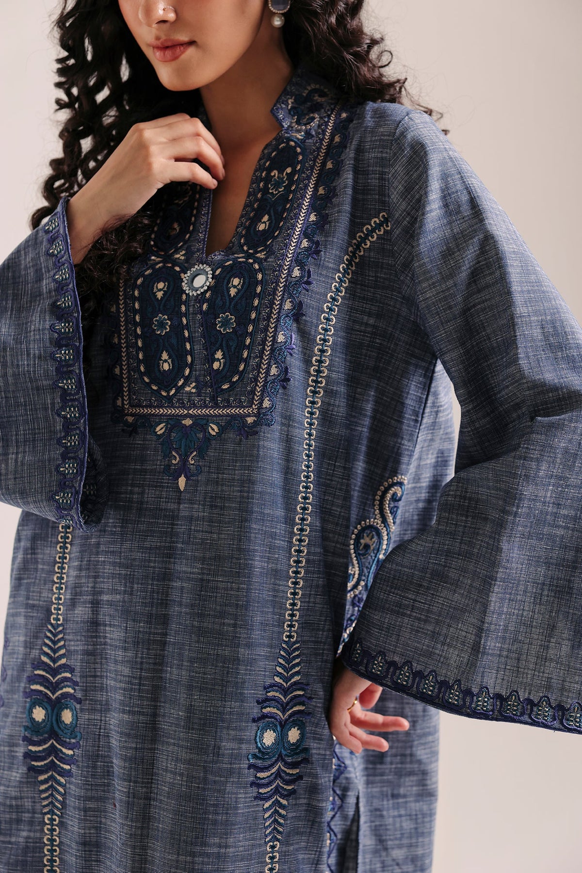 EMBROIDERED SUIT (E4800-103-620)