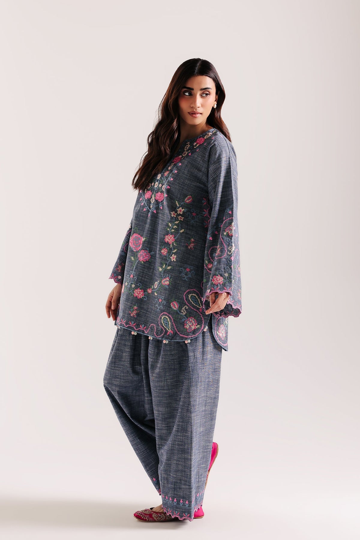 EMBROIDERED SUIT (E4801-103-912)