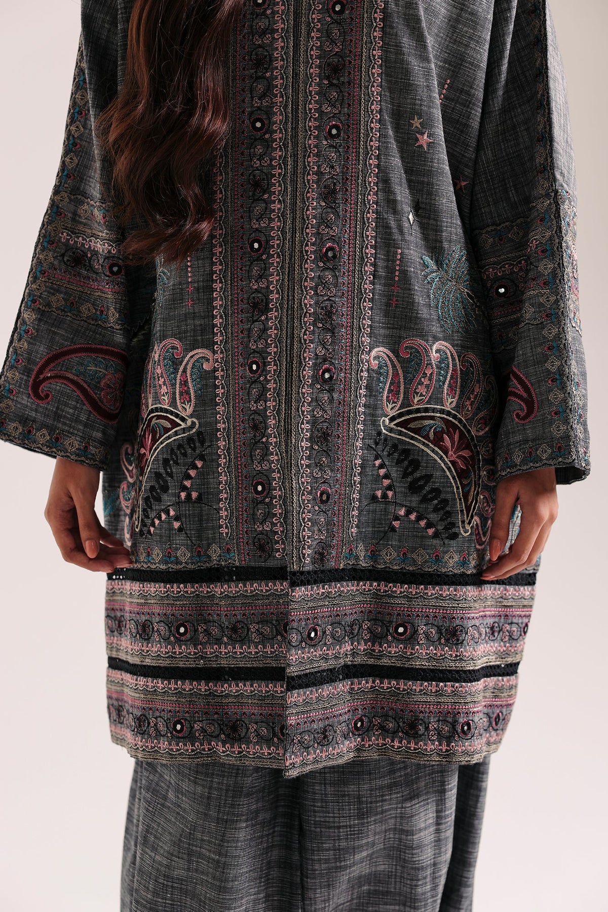 EMBROIDERED SUIT (E4803-103-902)