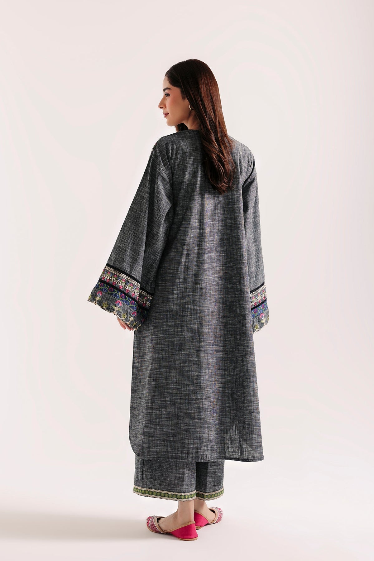 EMBROIDERED SUIT (E4804-103-901)