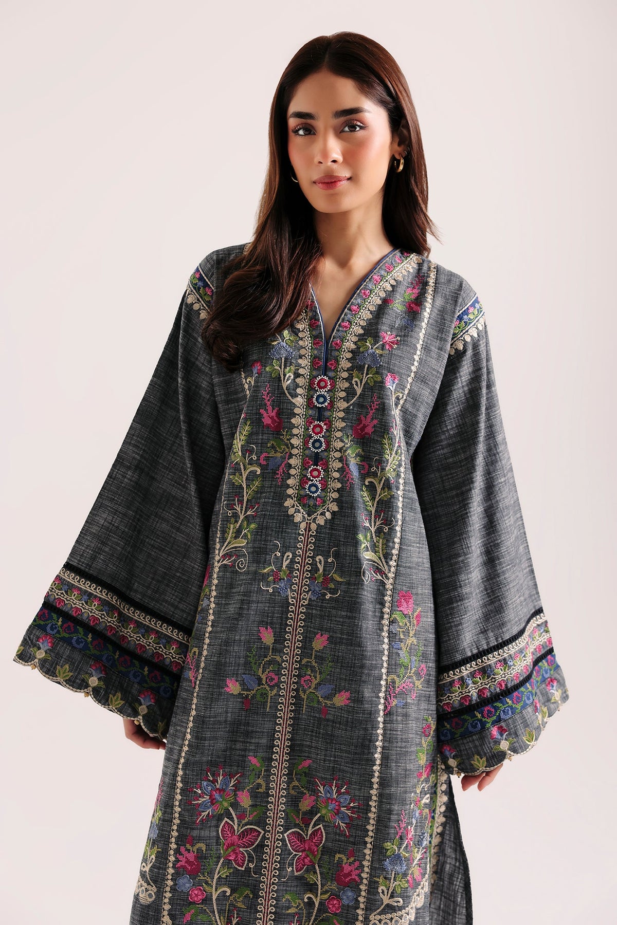 EMBROIDERED SUIT (E4804-103-901)
