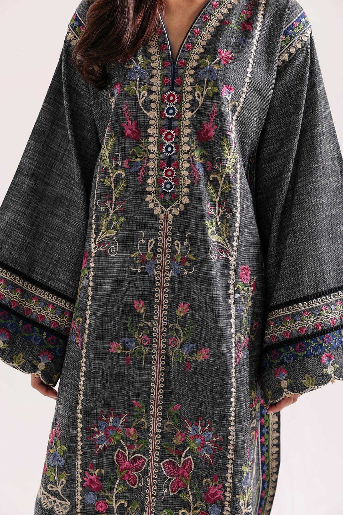 EMBROIDERED SUIT (E4804-103-901)