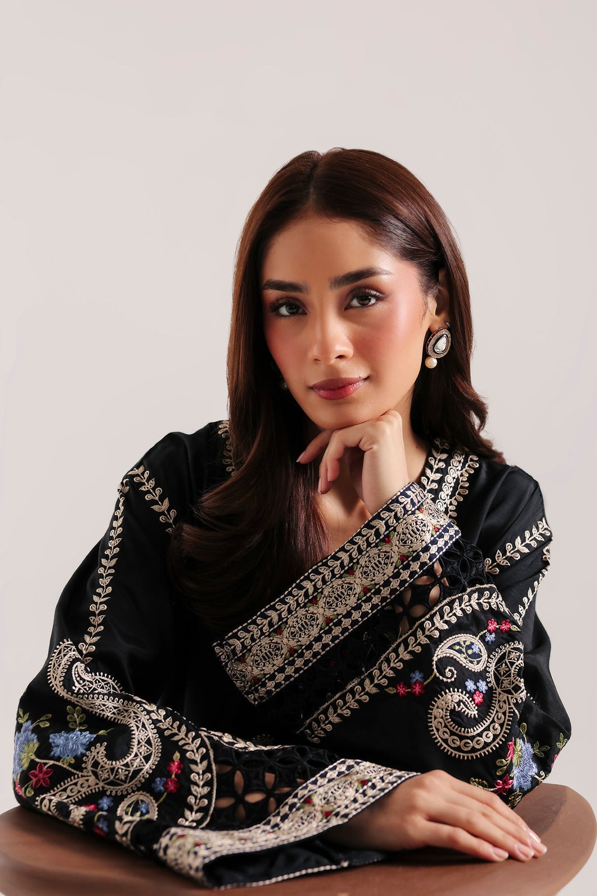 EMBROIDERED SUIT (E4805-103-902)