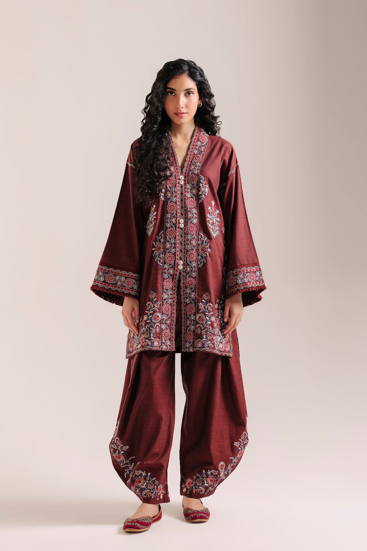 EMBROIDERED SUIT (E4807-103-301)