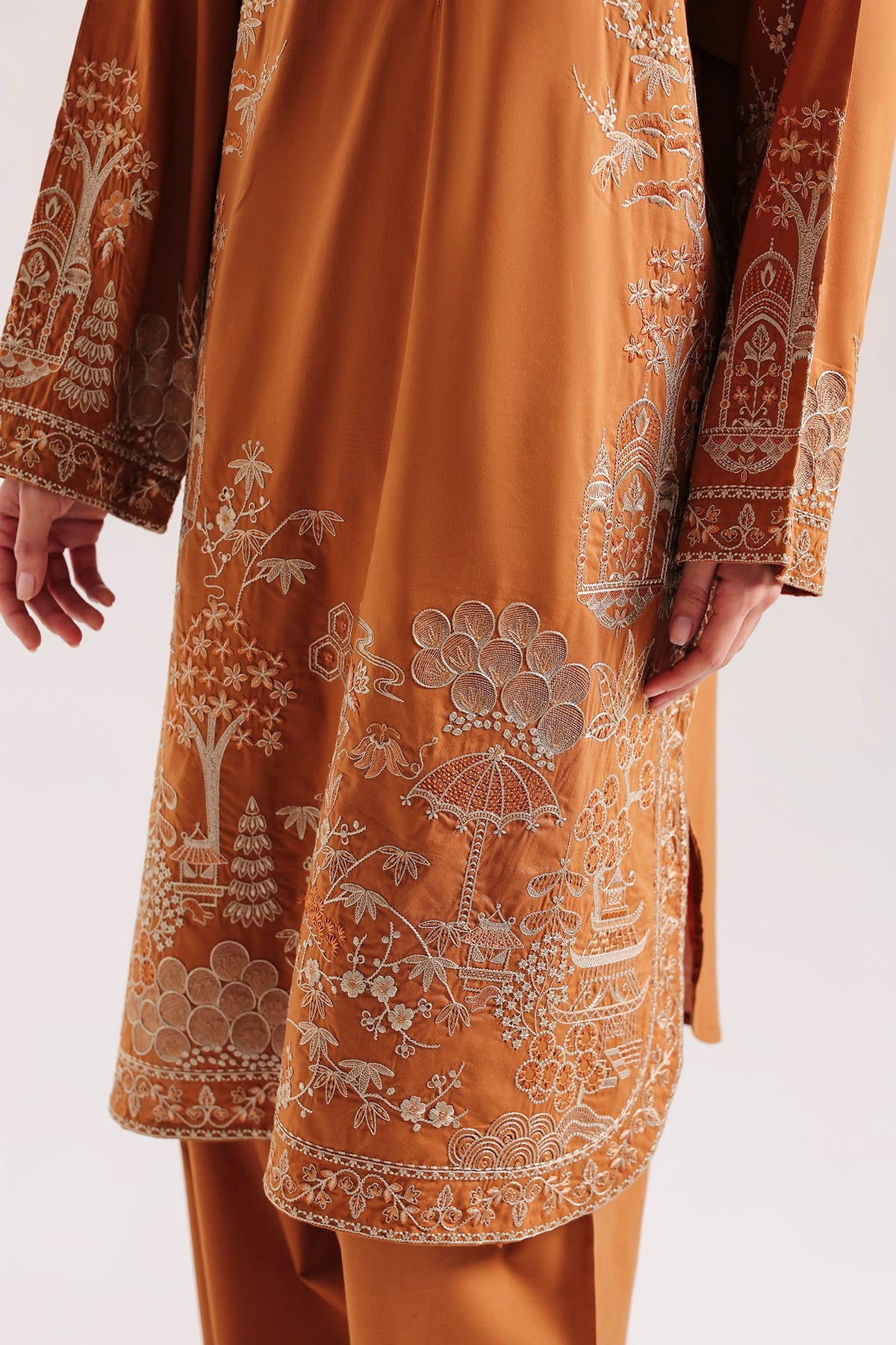 EMBROIDERED SUIT (E4808-103-218)