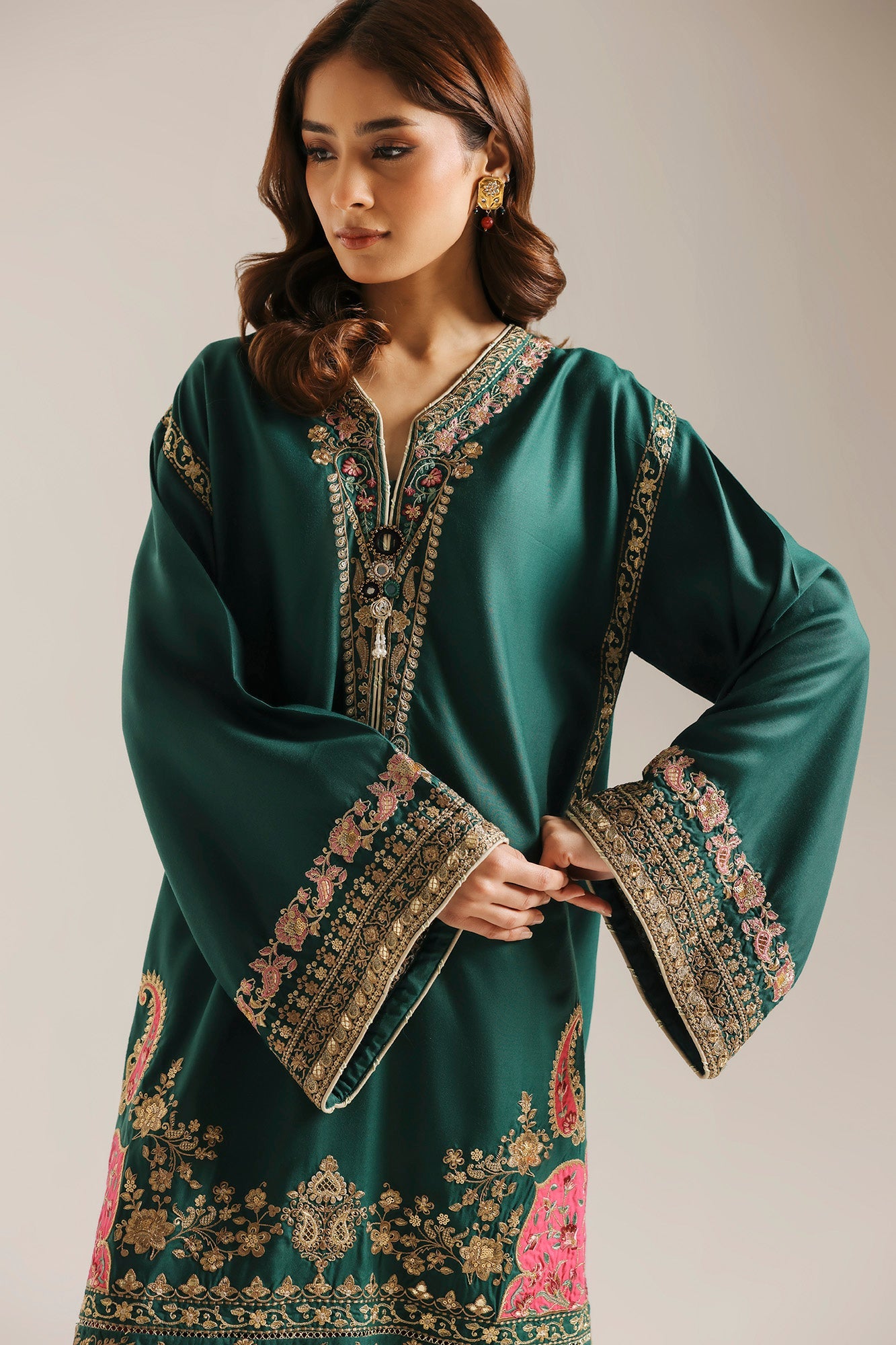 EMBROIDERED SUIT (E4815-103-711)