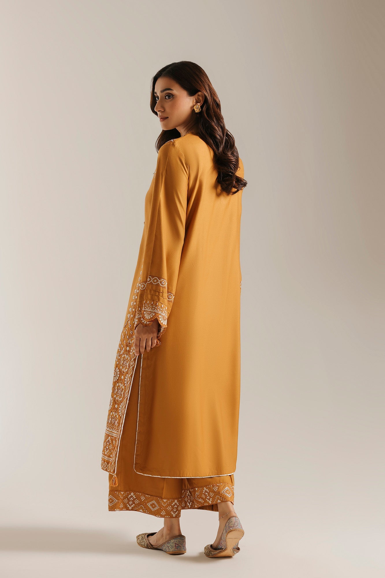 EMBROIDERED SUIT (E4816-103-218)