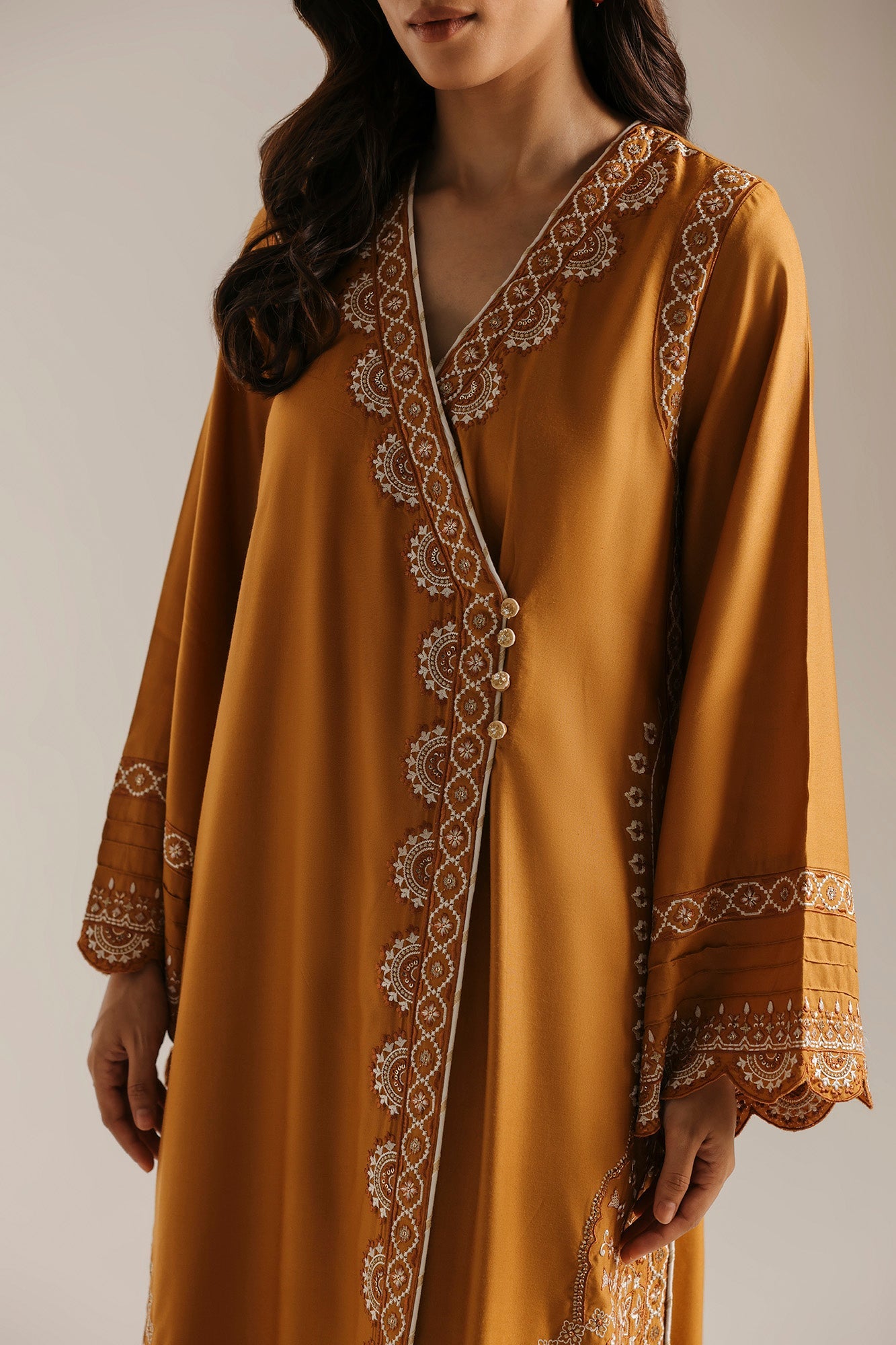 EMBROIDERED SUIT (E4816-103-218)