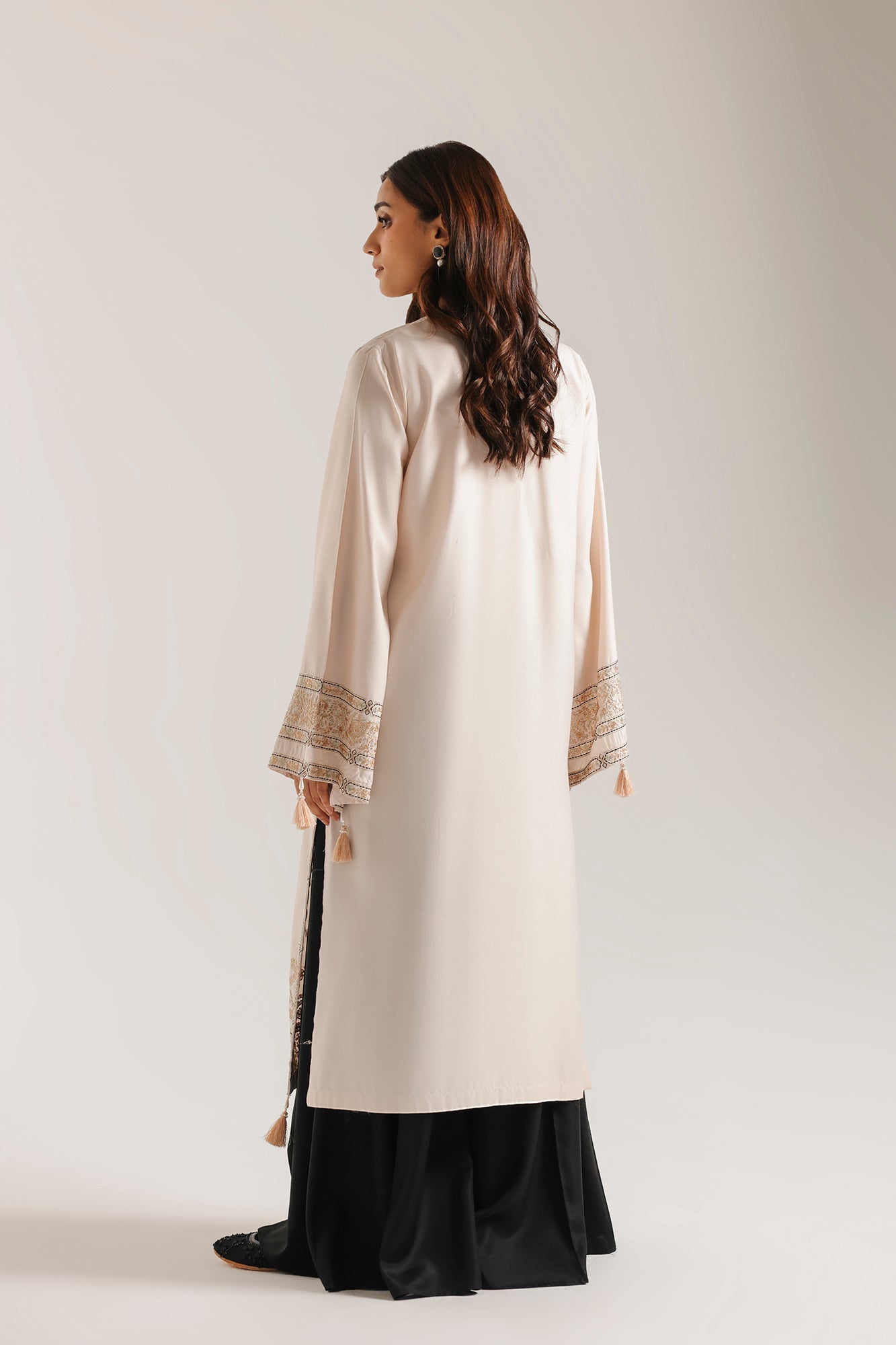EMBROIDERED SUIT (E4823-103-003)